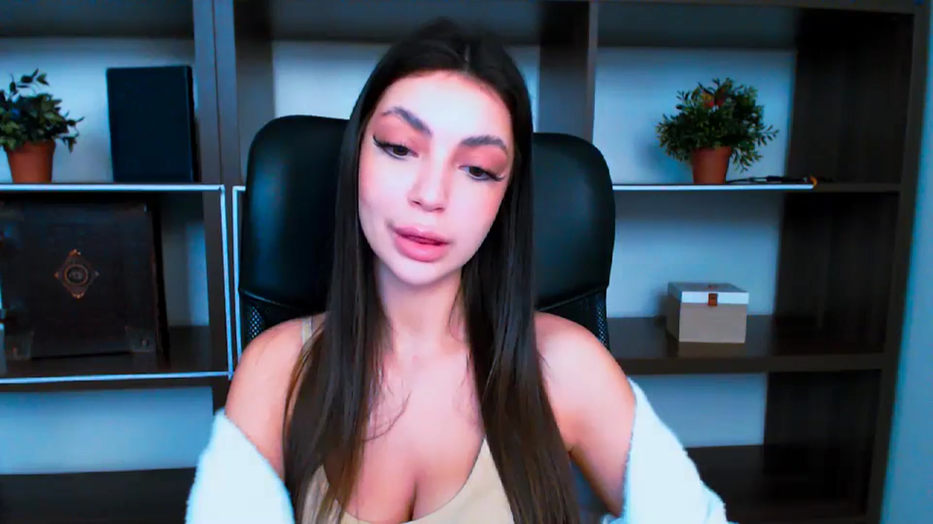 Gallery image thumbnail from Lexi_Jos's myfreecams stream on, 05/20/2025, 14:51 image 12 of 20