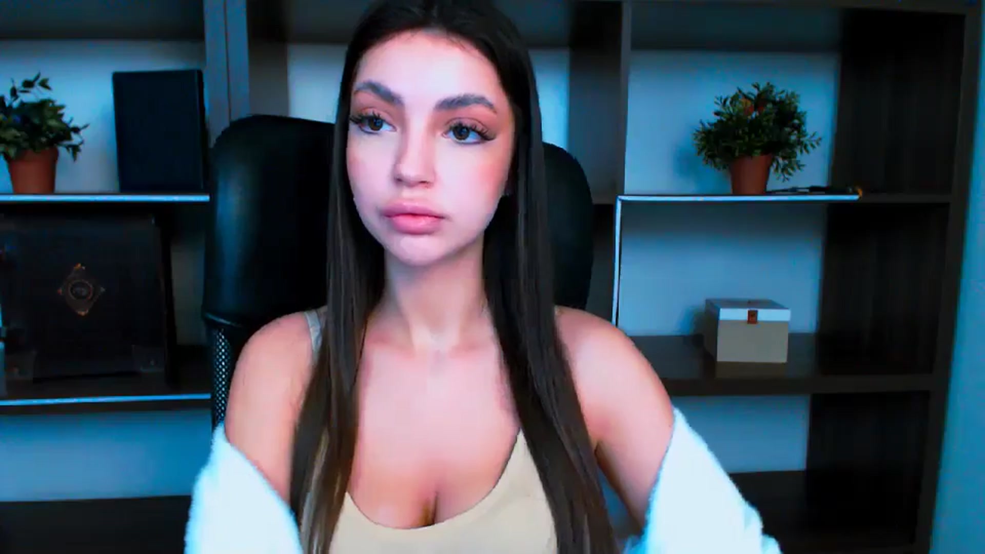 Gallery image thumbnail from Lexi_Jos's myfreecams stream on, 05/20/2025, 14:51 image 10 of 20