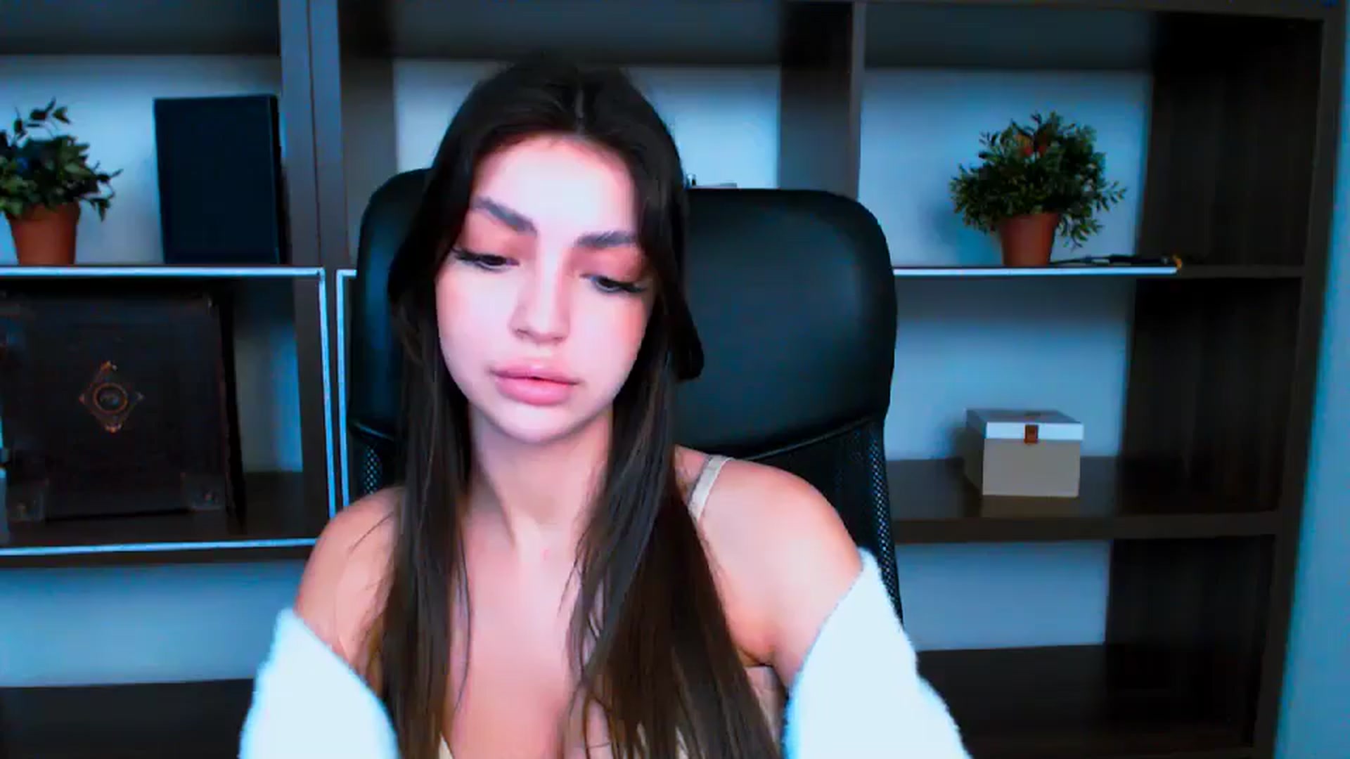 Gallery image thumbnail from Lexi_Jos's myfreecams stream on, 05/20/2025, 14:51 image 14 of 20