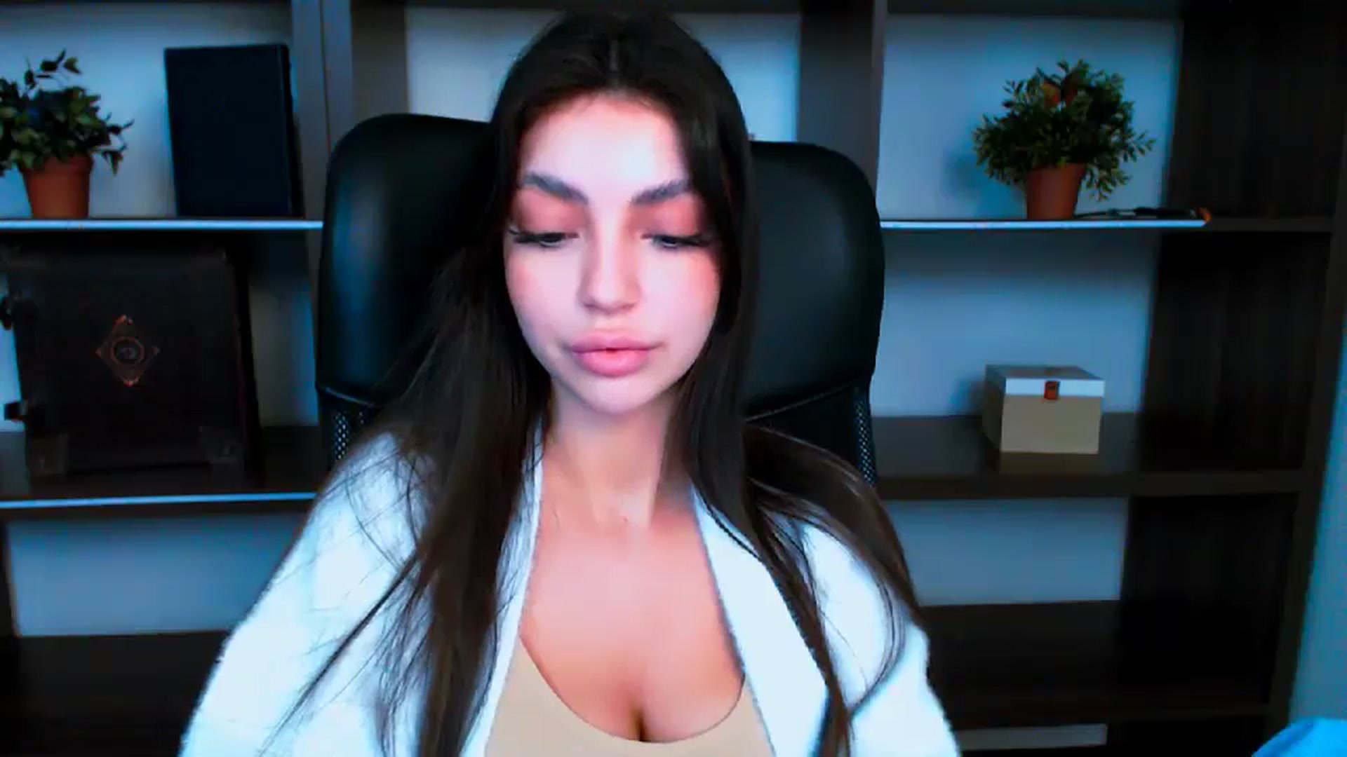 Gallery image thumbnail from Lexi_Jos's myfreecams stream on, 05/20/2025, 14:51 image 6 of 20
