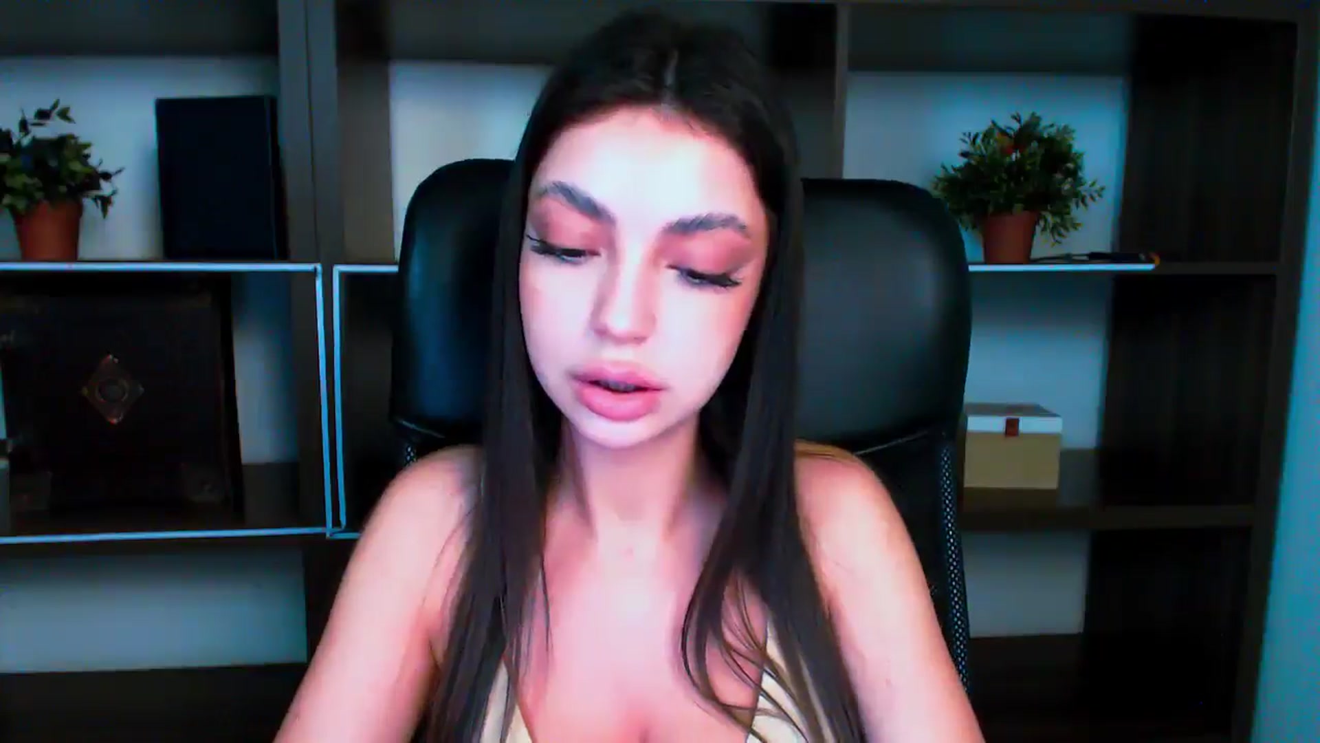 Gallery image thumbnail from Lexi_Jos's myfreecams stream on, 05/20/2025, 17:57 image 15 of 20