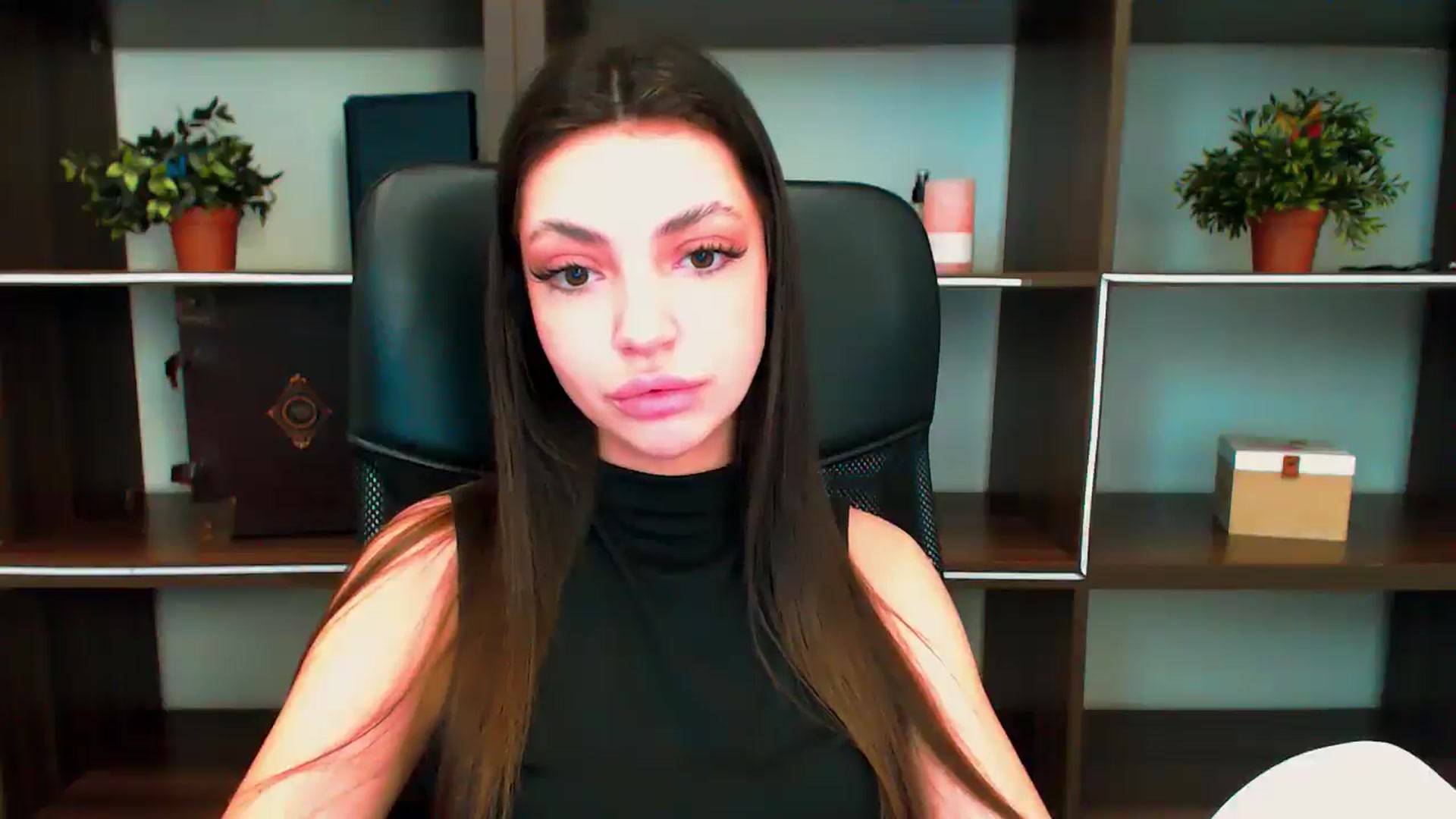 Gallery image thumbnail from Lexi_Jos's myfreecams stream on, 05/21/2025, 17:29 image 9 of 20