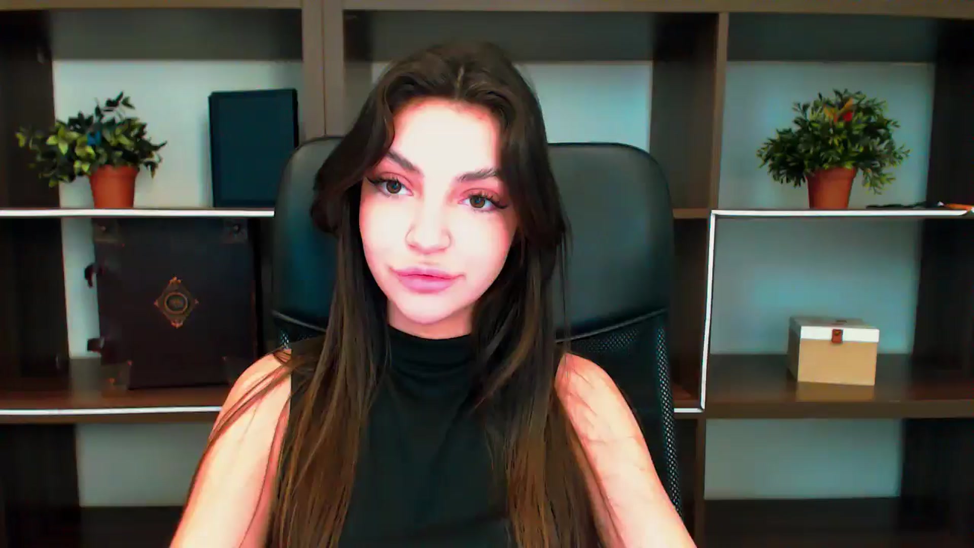 Gallery image thumbnail from Lexi_Jos's myfreecams stream on, 05/21/2025, 17:29 image 1 of 20