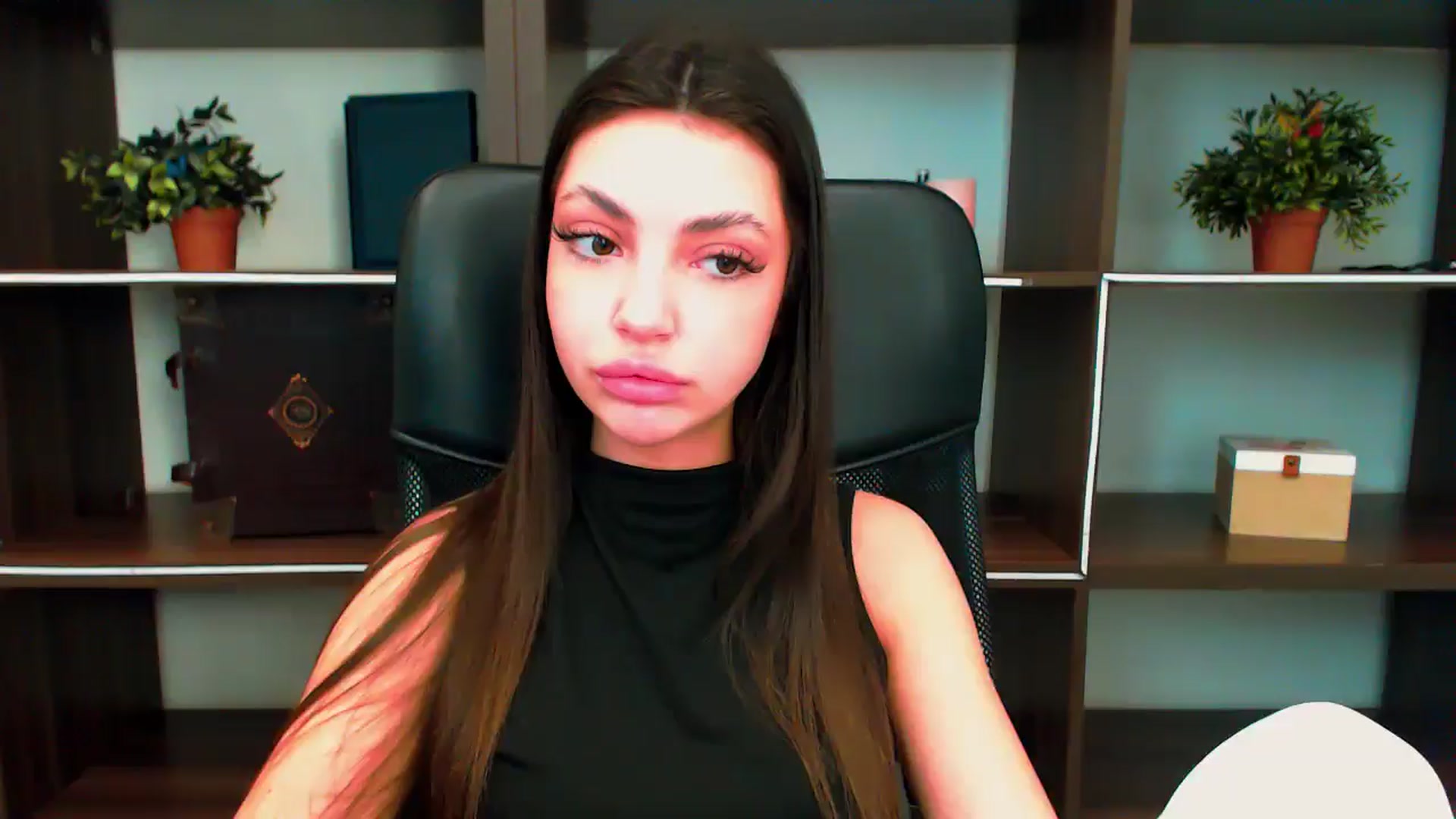 Gallery image thumbnail from Lexi_Jos's myfreecams stream on, 05/21/2025, 17:29 image 8 of 20