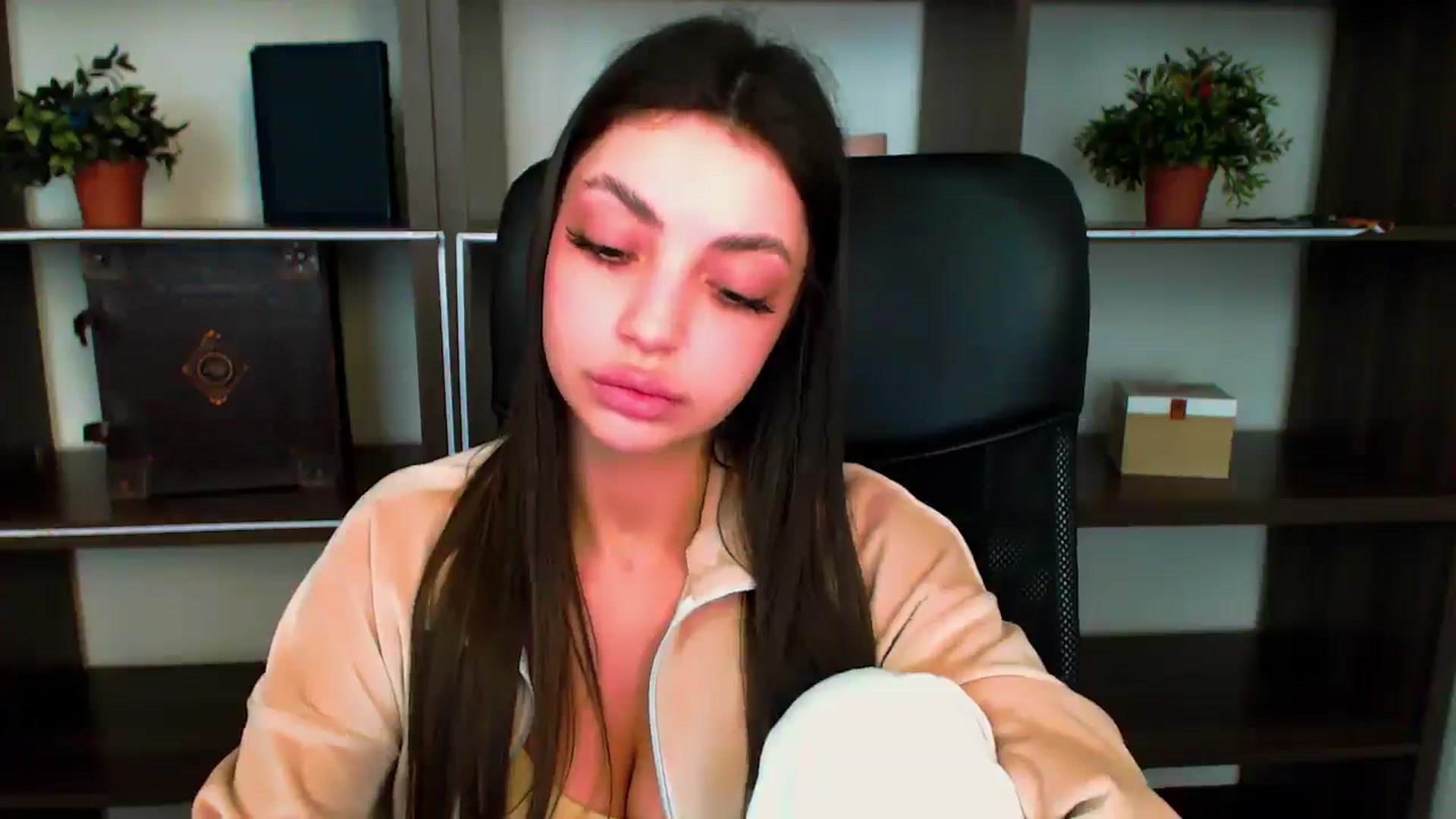 Gallery image thumbnail from Lexi_Jos's myfreecams stream on, 05/24/2025, 15:57 image 4 of 20
