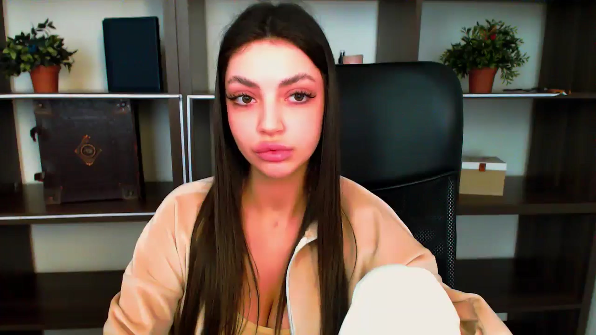 Gallery image thumbnail from Lexi_Jos's myfreecams stream on, 05/24/2025, 15:57 image 3 of 20