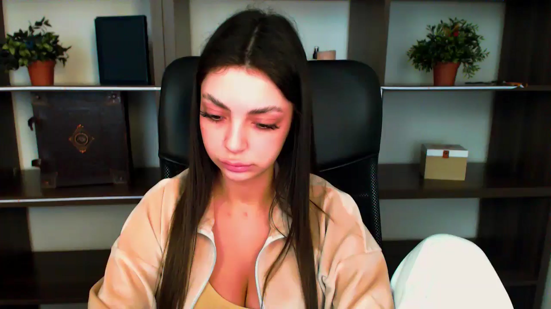 Gallery image thumbnail from Lexi_Jos's myfreecams stream on, 05/24/2025, 15:57 image 16 of 20