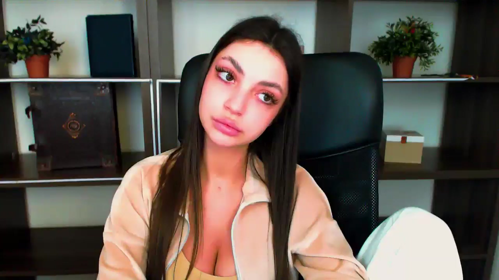 Gallery image thumbnail from Lexi_Jos's myfreecams stream on, 05/24/2025, 15:57 image 9 of 20