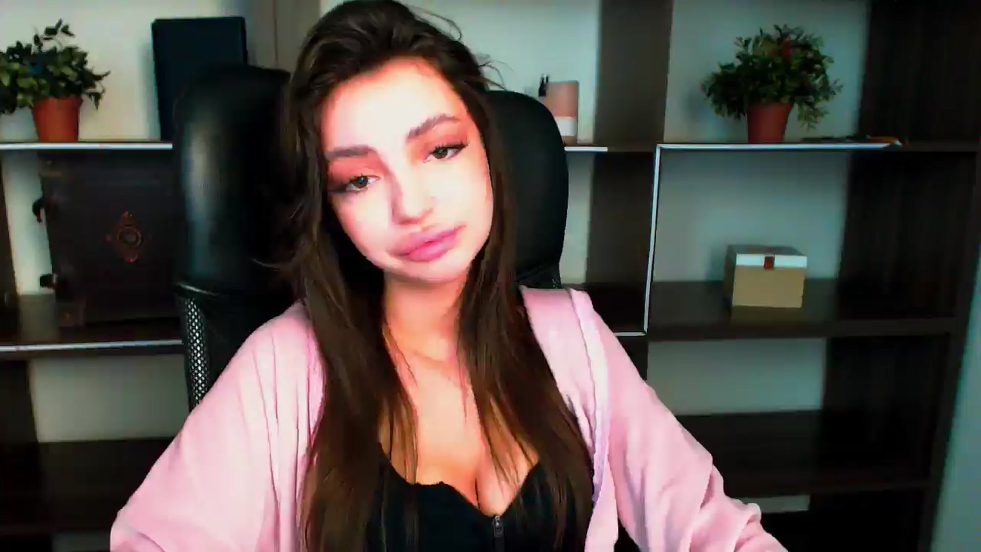 Gallery image thumbnail from Lexi_Jos's myfreecams stream on, 05/26/2025, 14:00 image 20 of 20