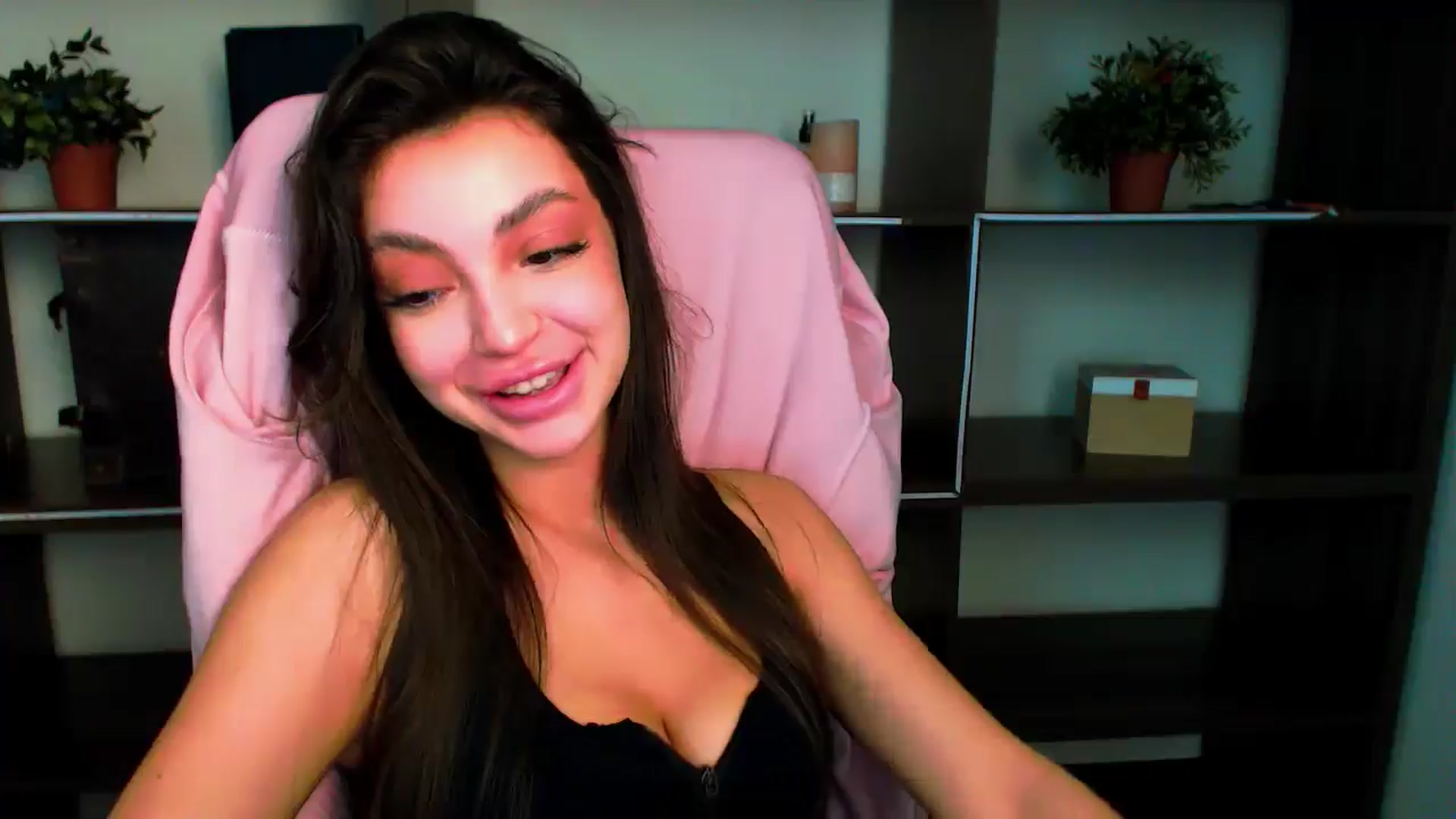 Gallery image thumbnail from Lexi_Jos's myfreecams stream on, 05/26/2025, 14:00 image 18 of 20