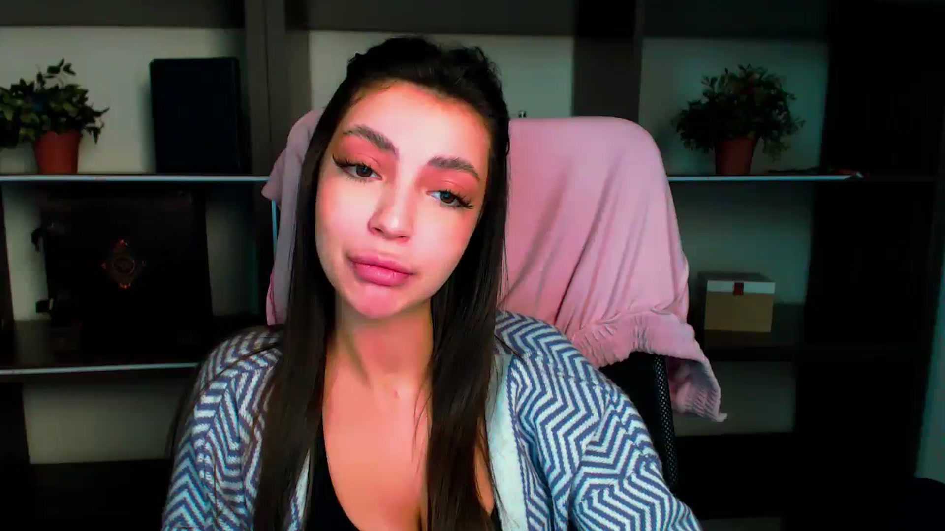 Gallery image thumbnail from Lexi_Jos's myfreecams stream on, 05/26/2025, 16:21 image 6 of 20