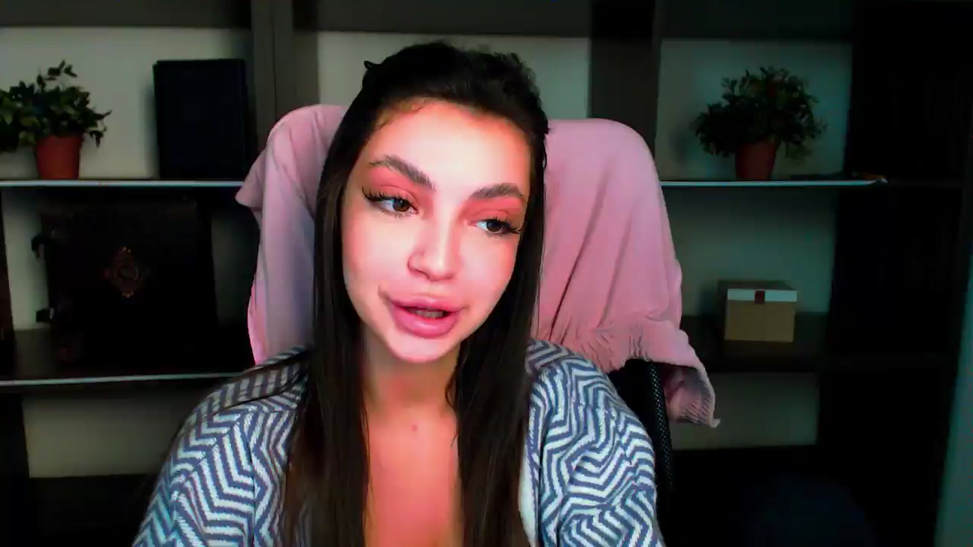 Gallery image thumbnail from Lexi_Jos's myfreecams stream on, 05/26/2025, 16:21 image 7 of 20