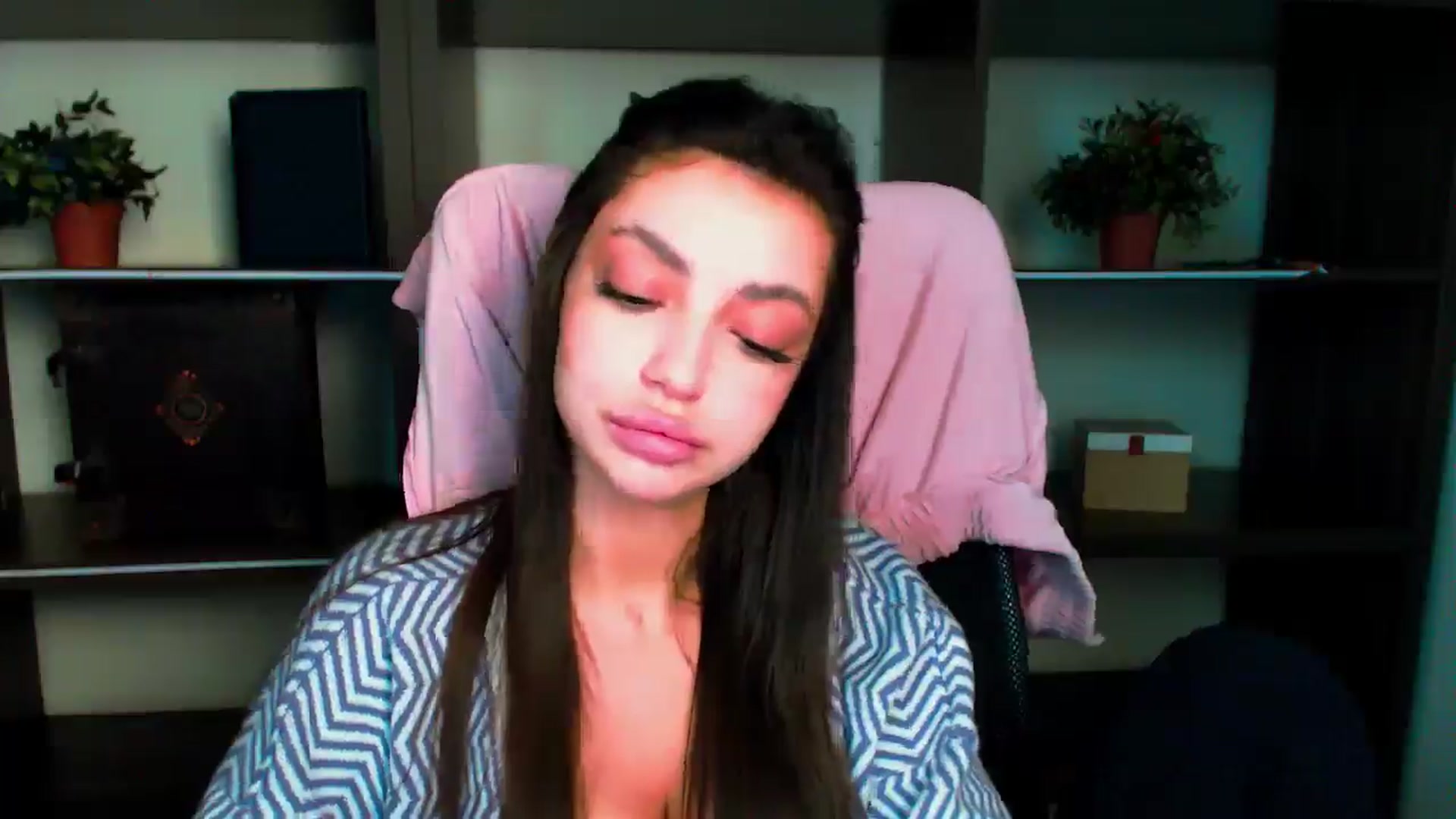 Gallery image thumbnail from Lexi_Jos's myfreecams stream on, 05/26/2025, 16:21 image 8 of 20