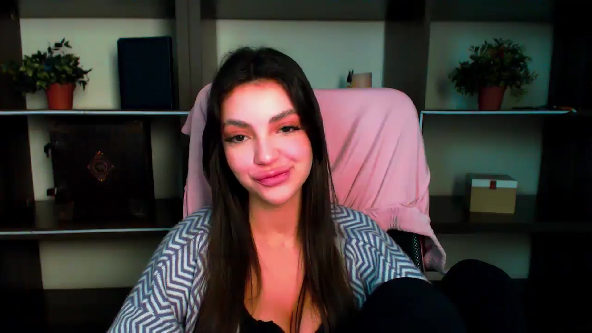 Gallery image thumbnail from Lexi_Jos's myfreecams stream on, 05/26/2025, 18:57 image 14 of 20