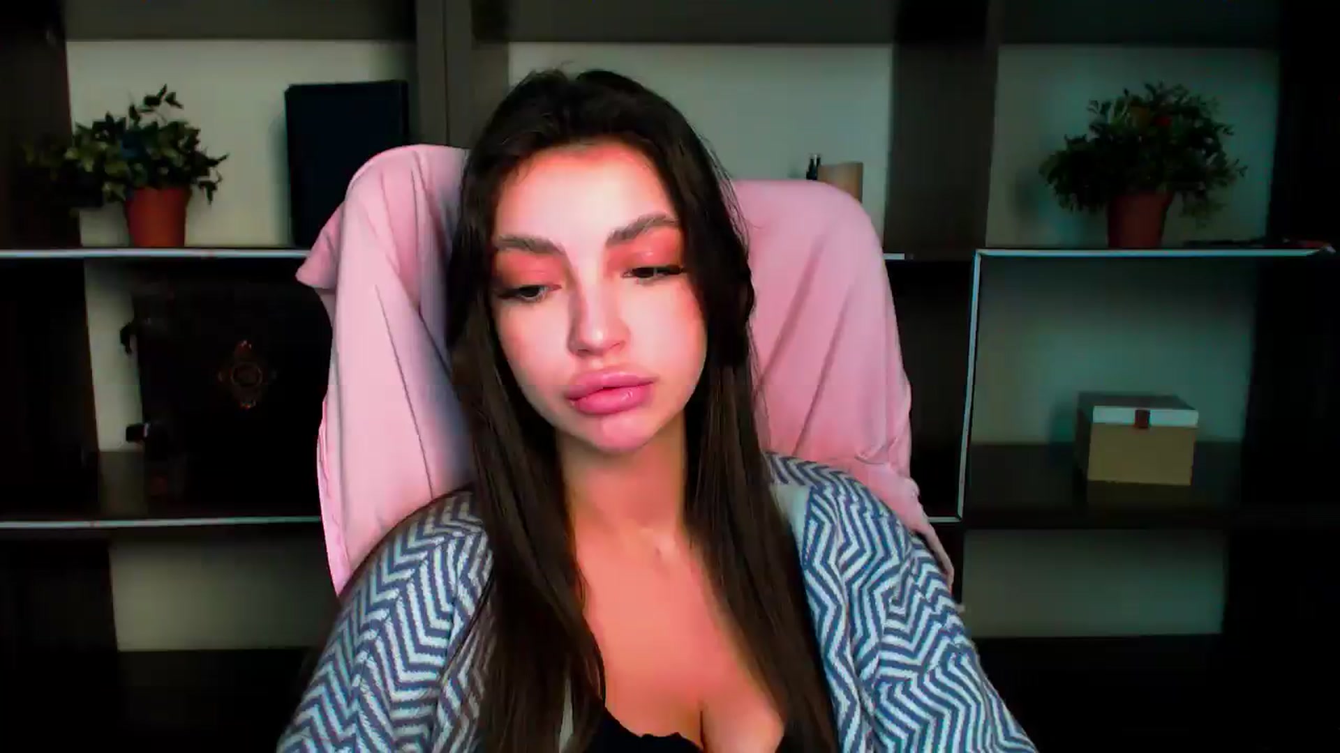 Gallery image thumbnail from Lexi_Jos's myfreecams stream on, 05/26/2025, 18:57 image 4 of 20