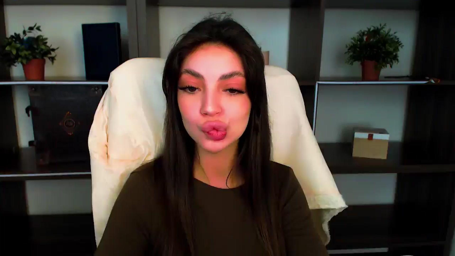 Gallery image thumbnail from Lexi_Jos's myfreecams stream on, 05/28/2025, 13:08 image 13 of 20