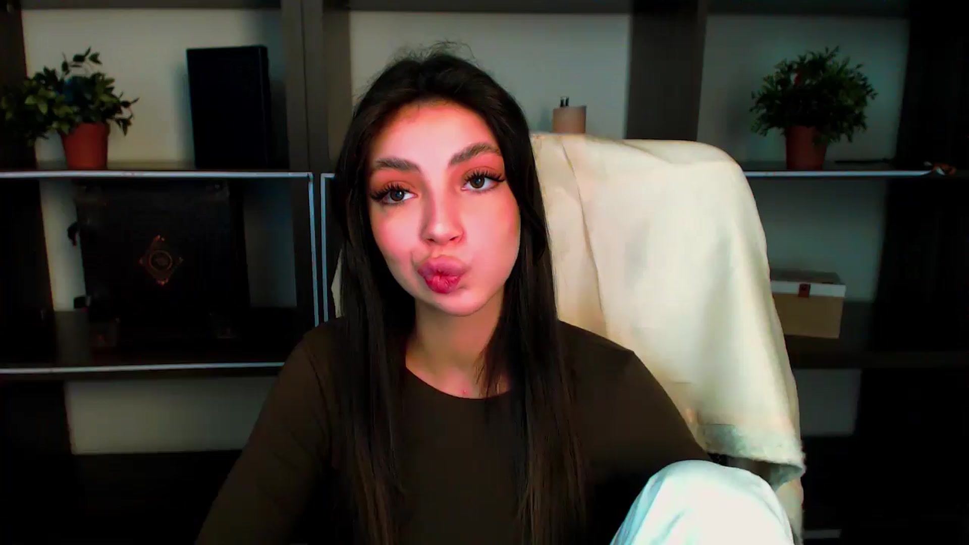 Gallery image thumbnail from Lexi_Jos's myfreecams stream on, 05/28/2025, 15:54 image 7 of 20