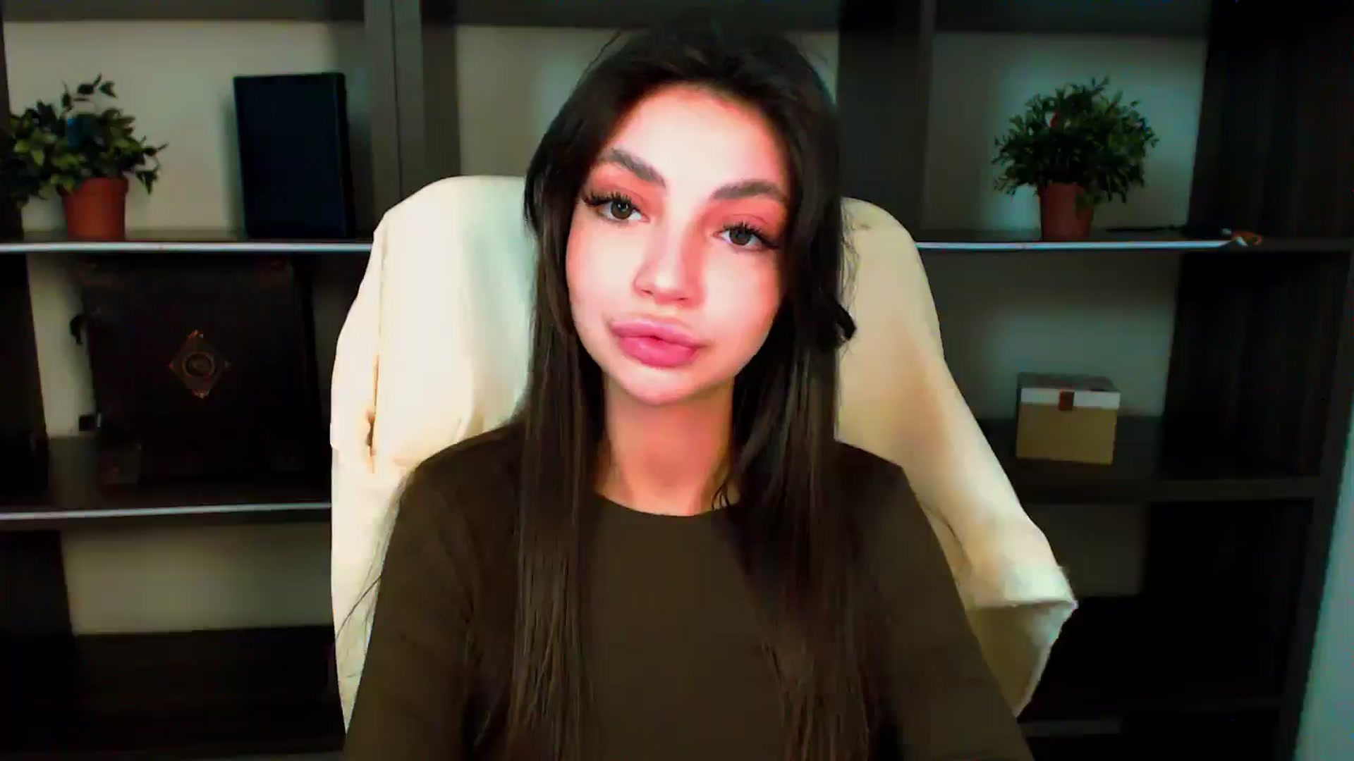 Gallery image thumbnail from Lexi_Jos's myfreecams stream on, 05/28/2025, 18:24 image 14 of 20