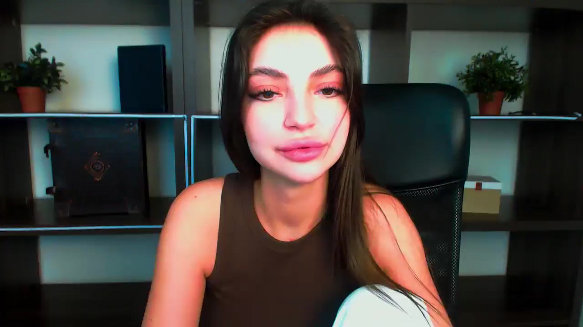 Gallery image thumbnail from Lexi_Jos's myfreecams stream on, 06/02/2025, 15:34 image 13 of 20