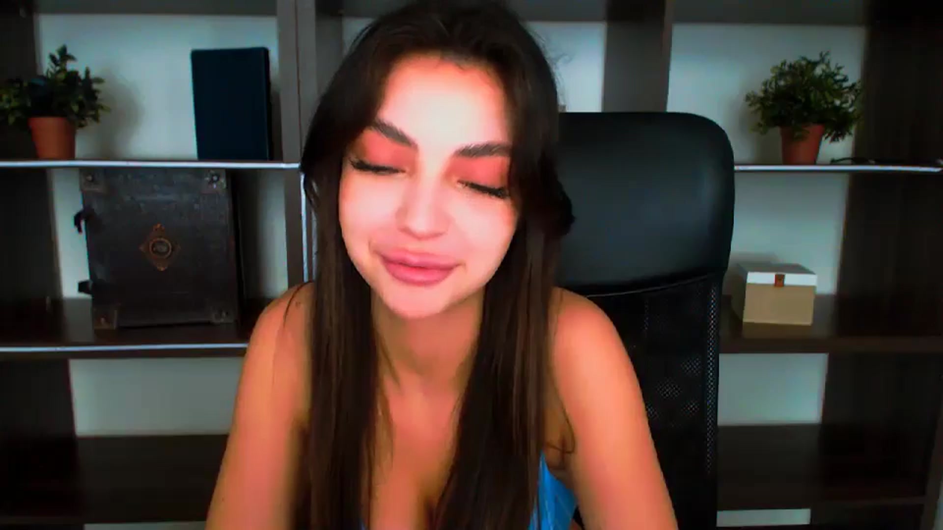 Gallery image thumbnail from Lexi_Jos's myfreecams stream on, 06/03/2025, 15:15 image 18 of 20