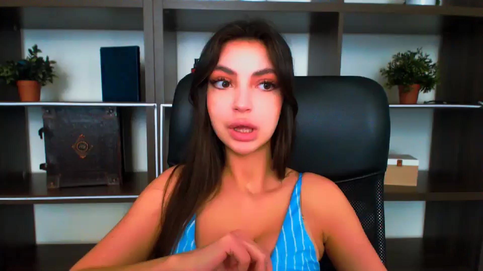 Gallery image thumbnail from Lexi_Jos's myfreecams stream on, 06/03/2025, 15:15 image 3 of 20