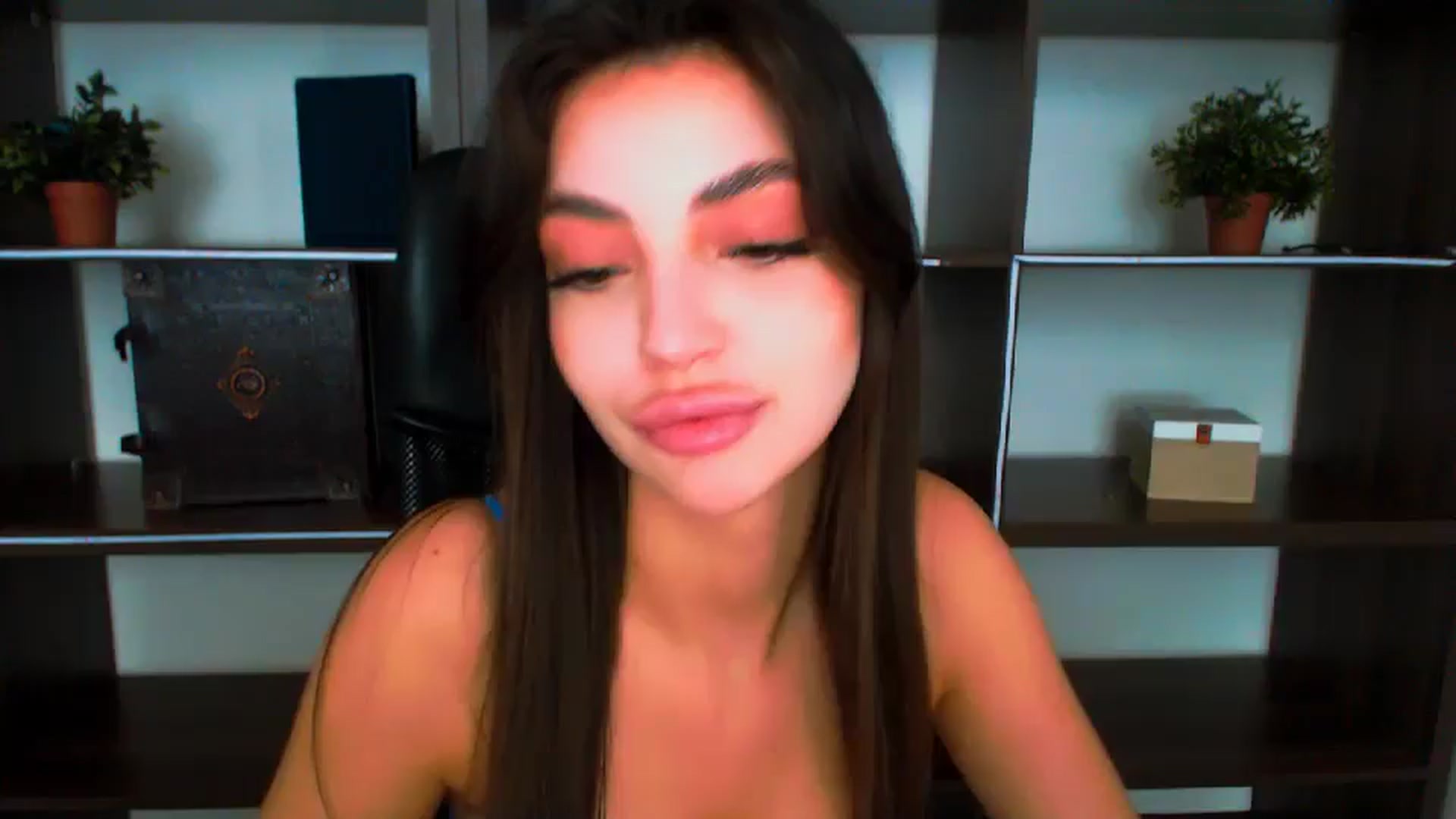 Gallery image thumbnail from Lexi_Jos's myfreecams stream on, 06/03/2025, 15:15 image 15 of 20