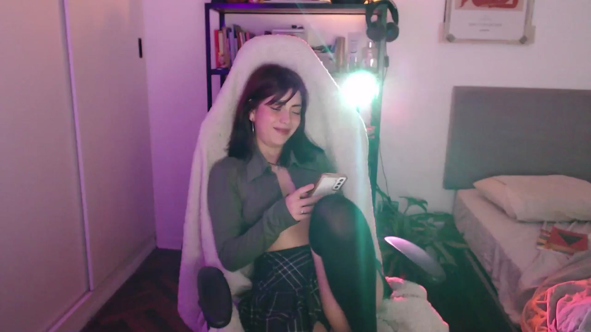 Gallery image thumbnail from Lexi_Red's myfreecams stream on, 06/16/2024, 12:20 image 10 of 20