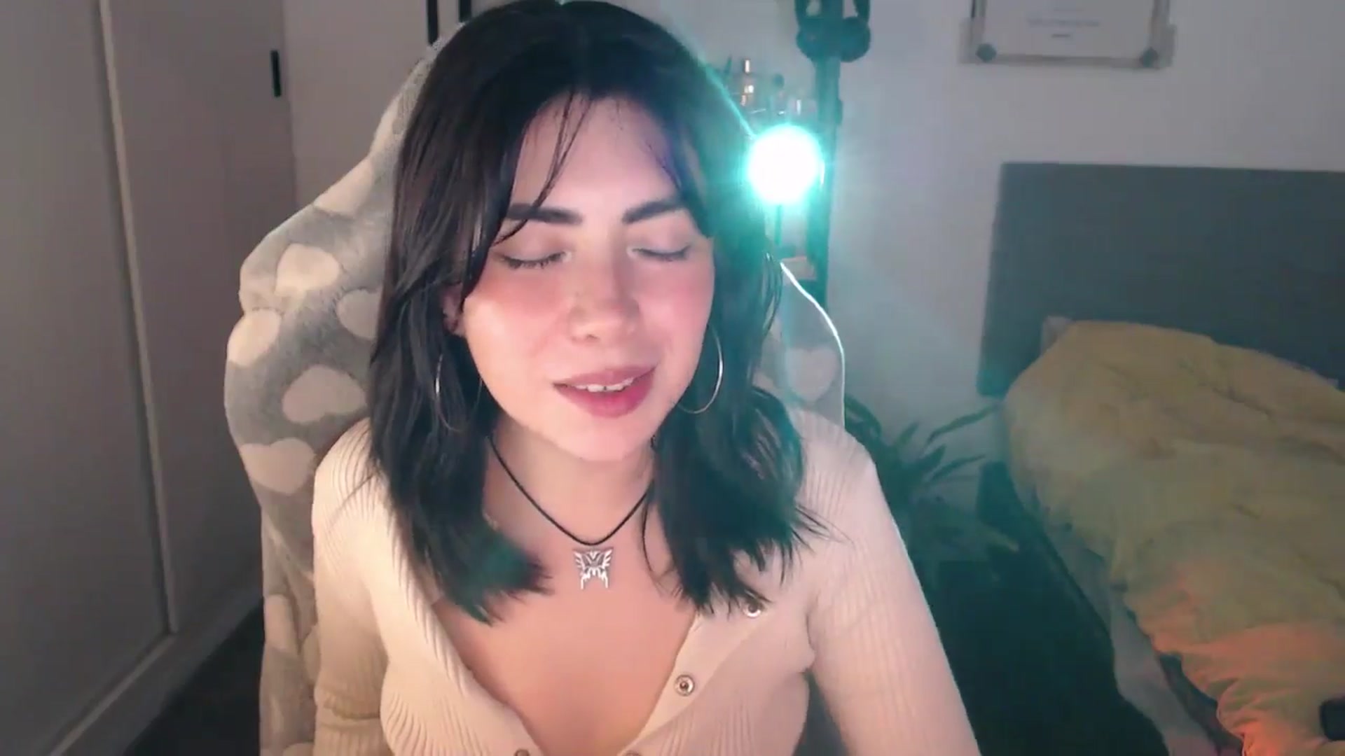 Gallery image thumbnail from Lexi_Red's myfreecams stream on, 09/13/2024, 08:17 image 17 of 20