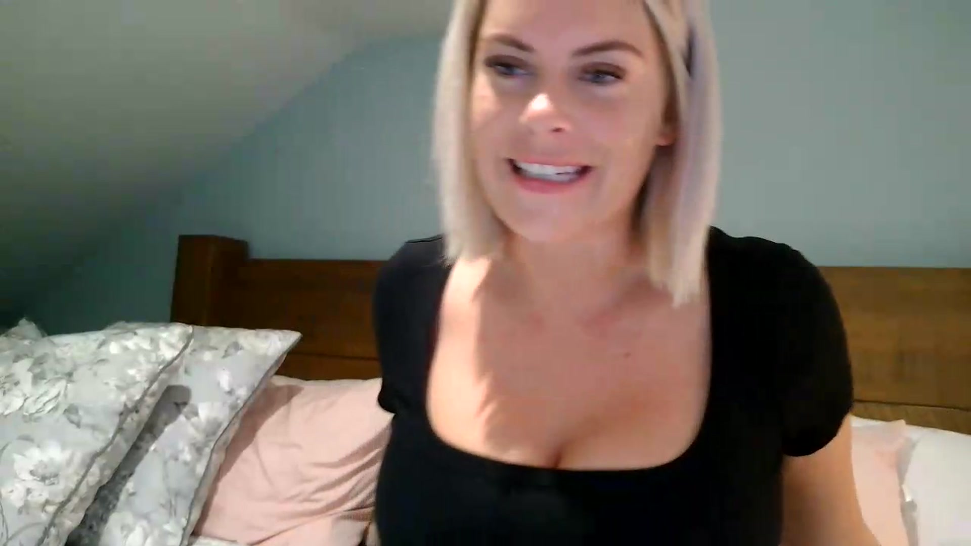 Gallery image thumbnail from Lexi_lou30's myfreecams stream on, 09/22/2026, 08:37 image 3 of 20