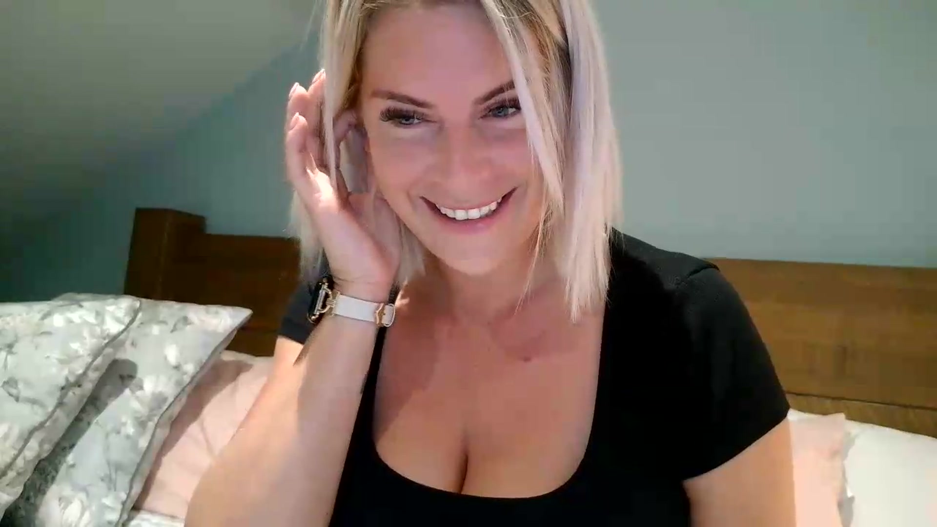 Gallery image thumbnail from Lexi_lou30's myfreecams stream on, 09/22/2026, 08:37 image 8 of 20