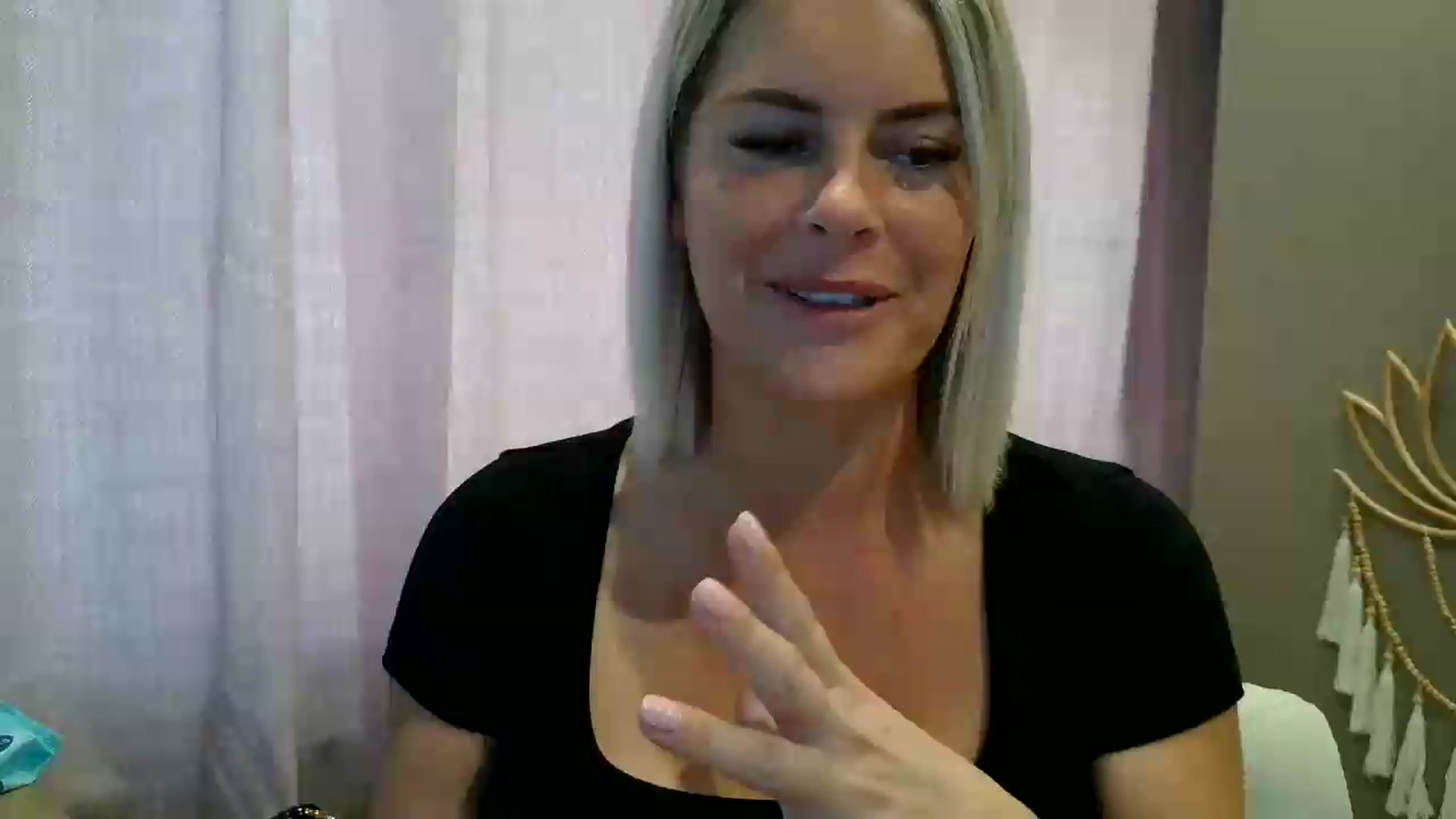 Gallery image thumbnail from Lexi_lou30's myfreecams stream on, 09/22/2026, 10:04 image 17 of 20