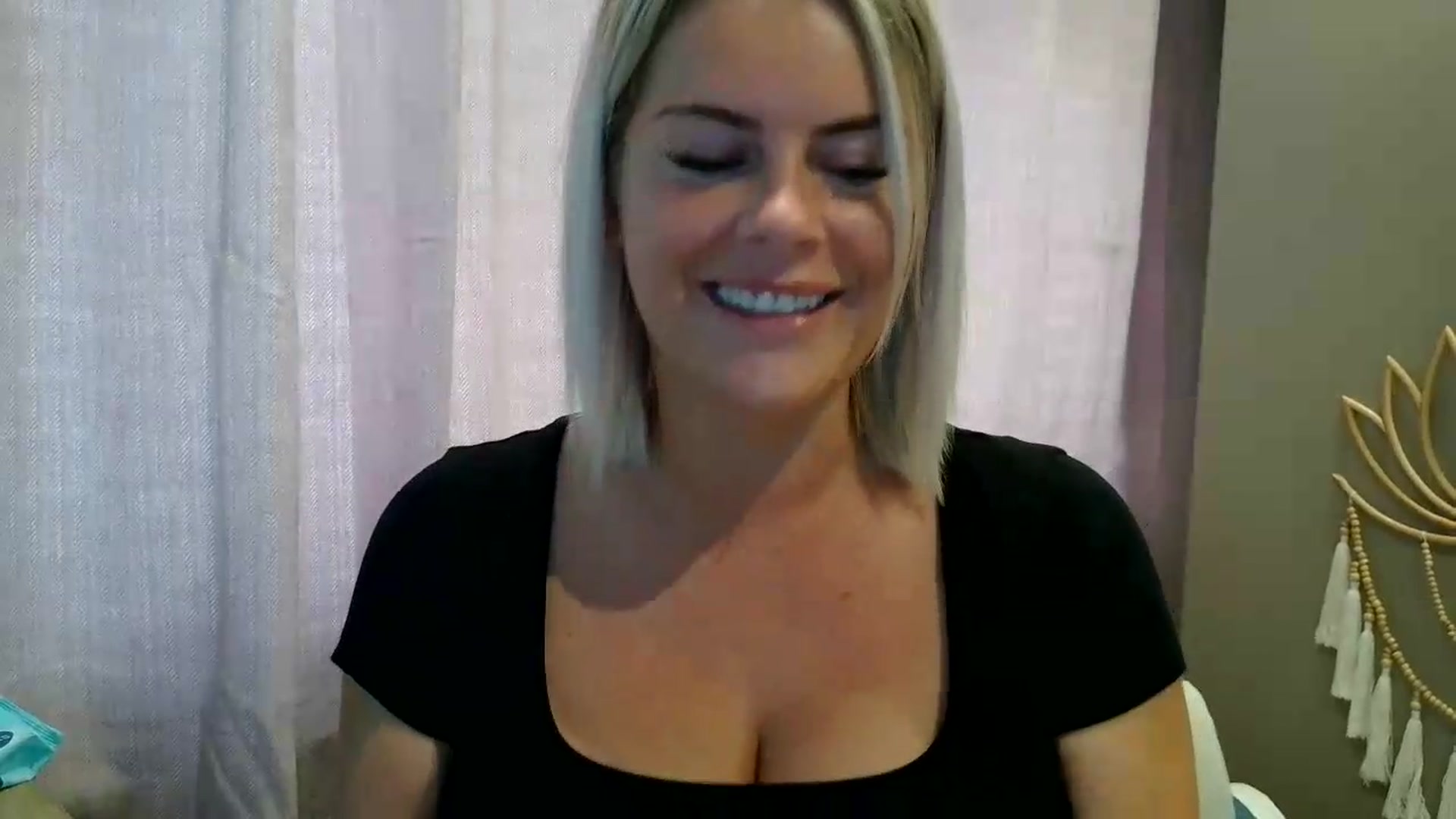 Gallery image thumbnail from Lexi_lou30's myfreecams stream on, 09/22/2026, 10:04 image 7 of 20