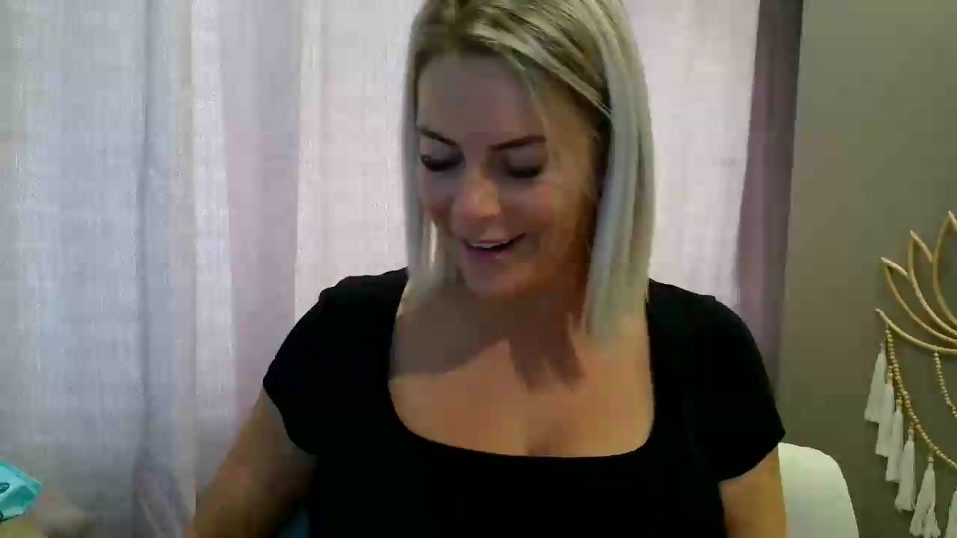 Gallery image thumbnail from Lexi_lou30's myfreecams stream on, 09/22/2026, 10:04 image 20 of 20