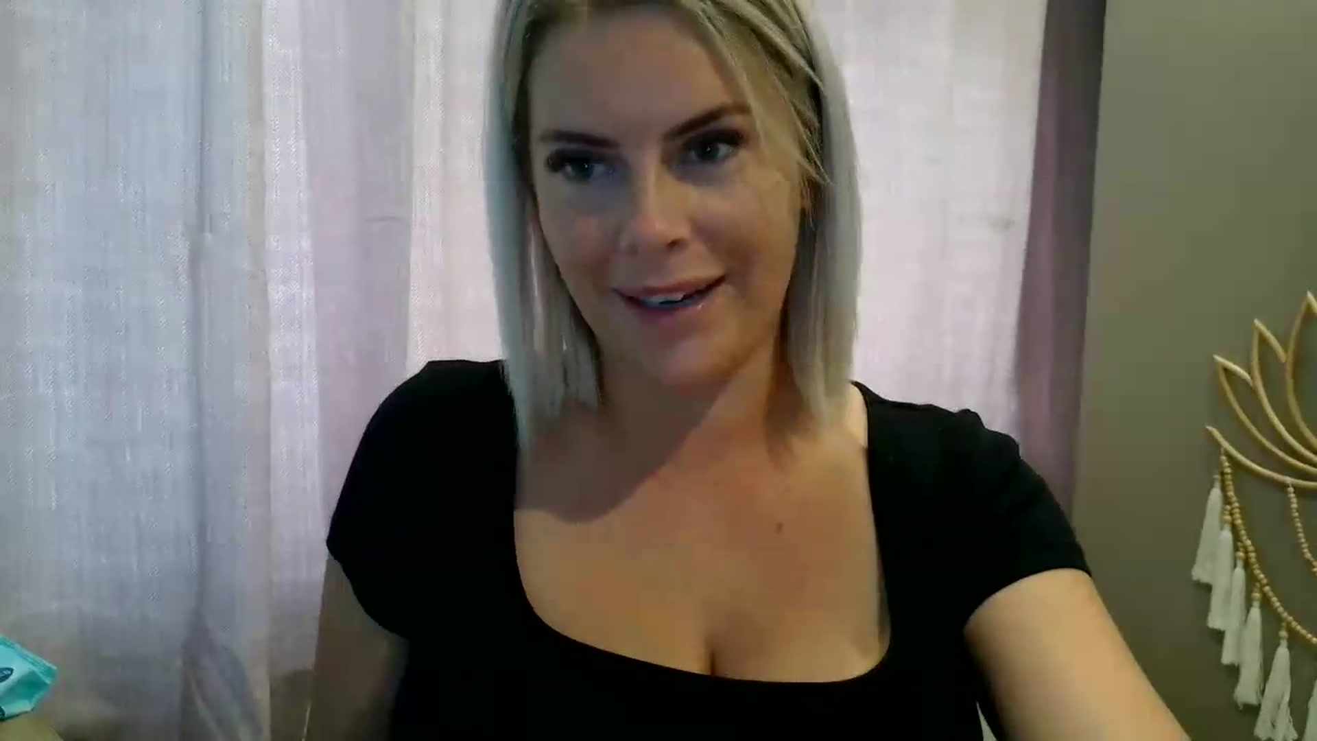 Gallery image thumbnail from Lexi_lou30's myfreecams stream on, 09/22/2026, 10:04 image 19 of 20