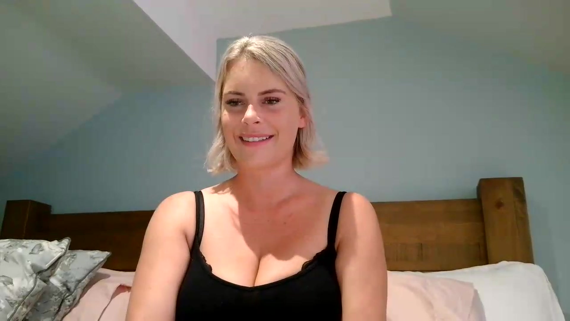 Gallery image thumbnail from Lexi_lou30's myfreecams stream on, 09/26/2026, 09:51 image 4 of 20