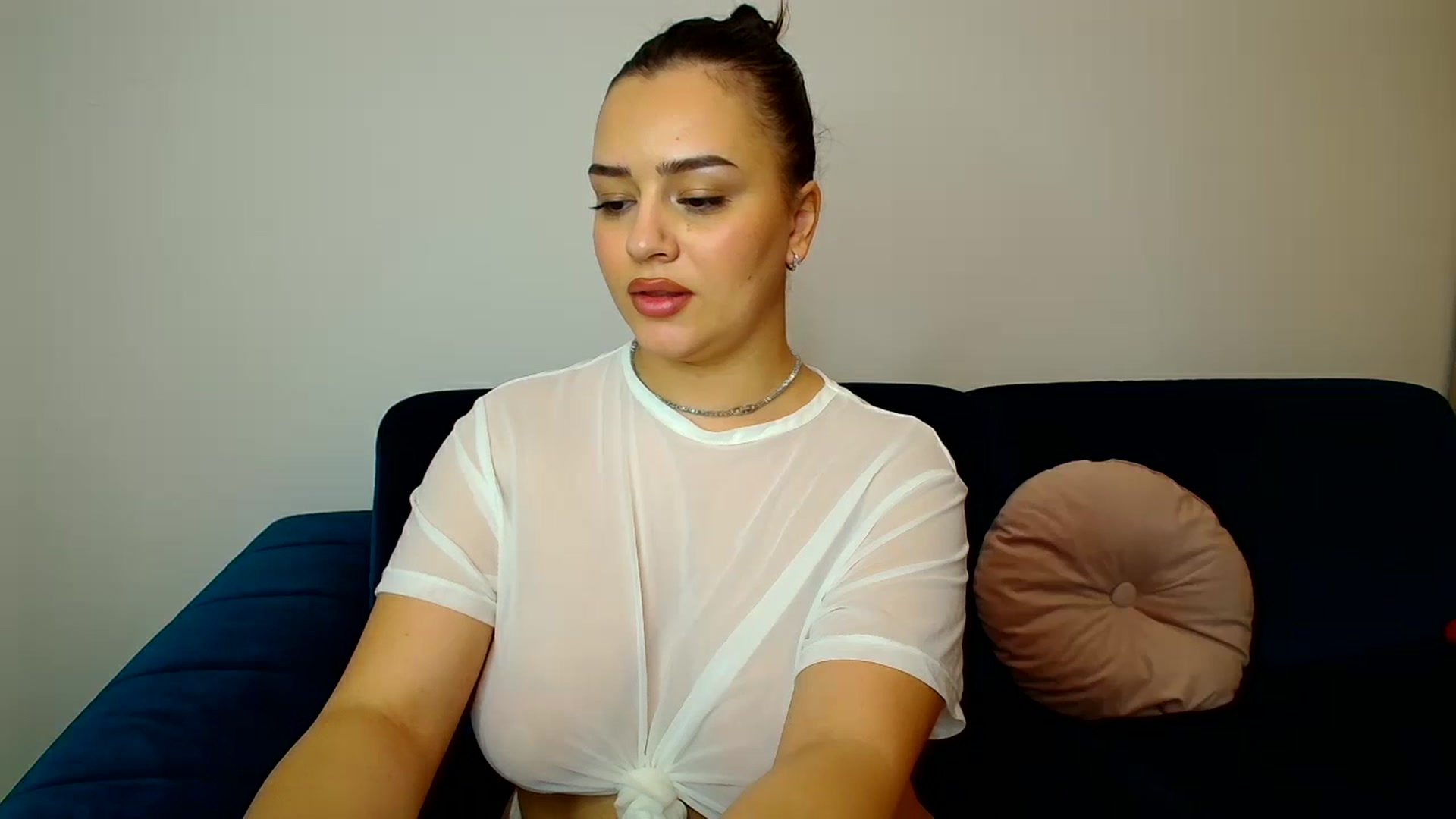 Gallery image thumbnail from Lexianna's myfreecams stream on, 01/06/2024, 16:46 image 19 of 20