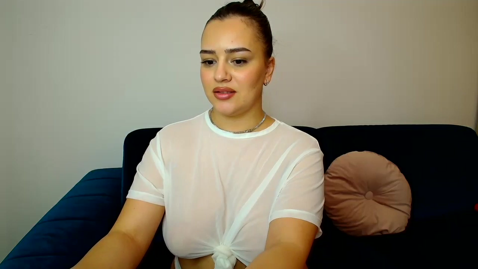 Gallery image thumbnail from Lexianna's myfreecams stream on, 01/06/2024, 16:46 image 16 of 20