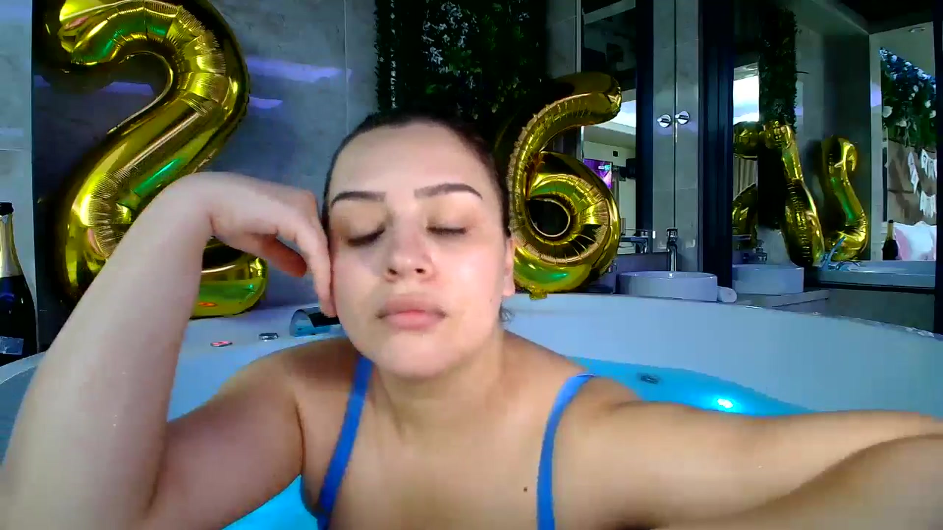 Gallery image thumbnail from Lexianna's myfreecams stream on, 07/13/2024, 23:46 image 12 of 20