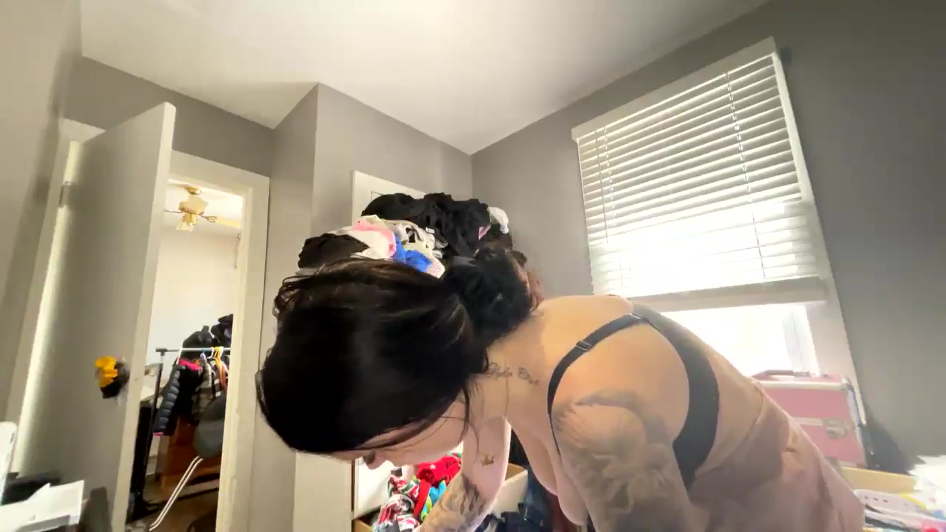 Gallery image thumbnail from LexieBearXo's myfreecams stream on, 02/24/2025, 17:10 image 8 of 20