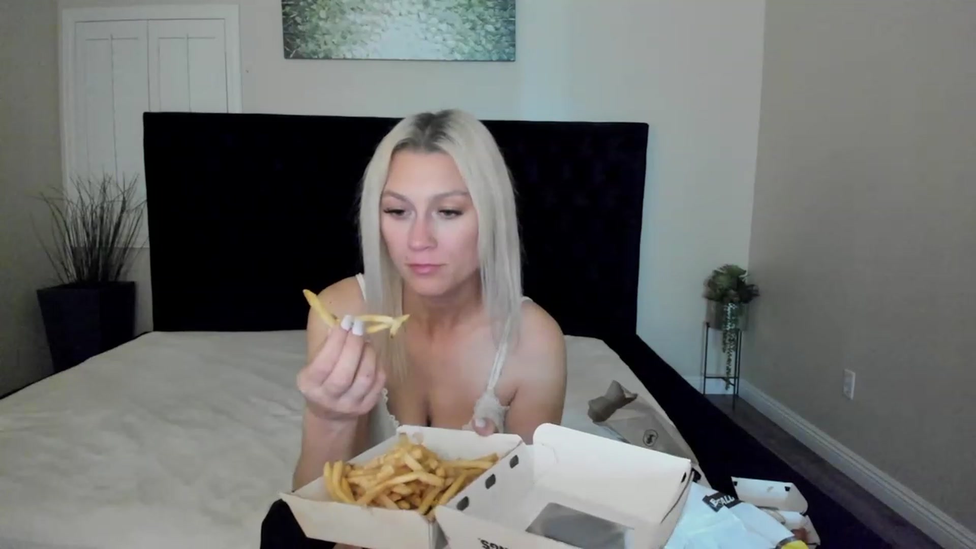 Gallery image thumbnail from LexiiJae's myfreecams stream on, 11/10/2023, 07:16 image 8 of 20