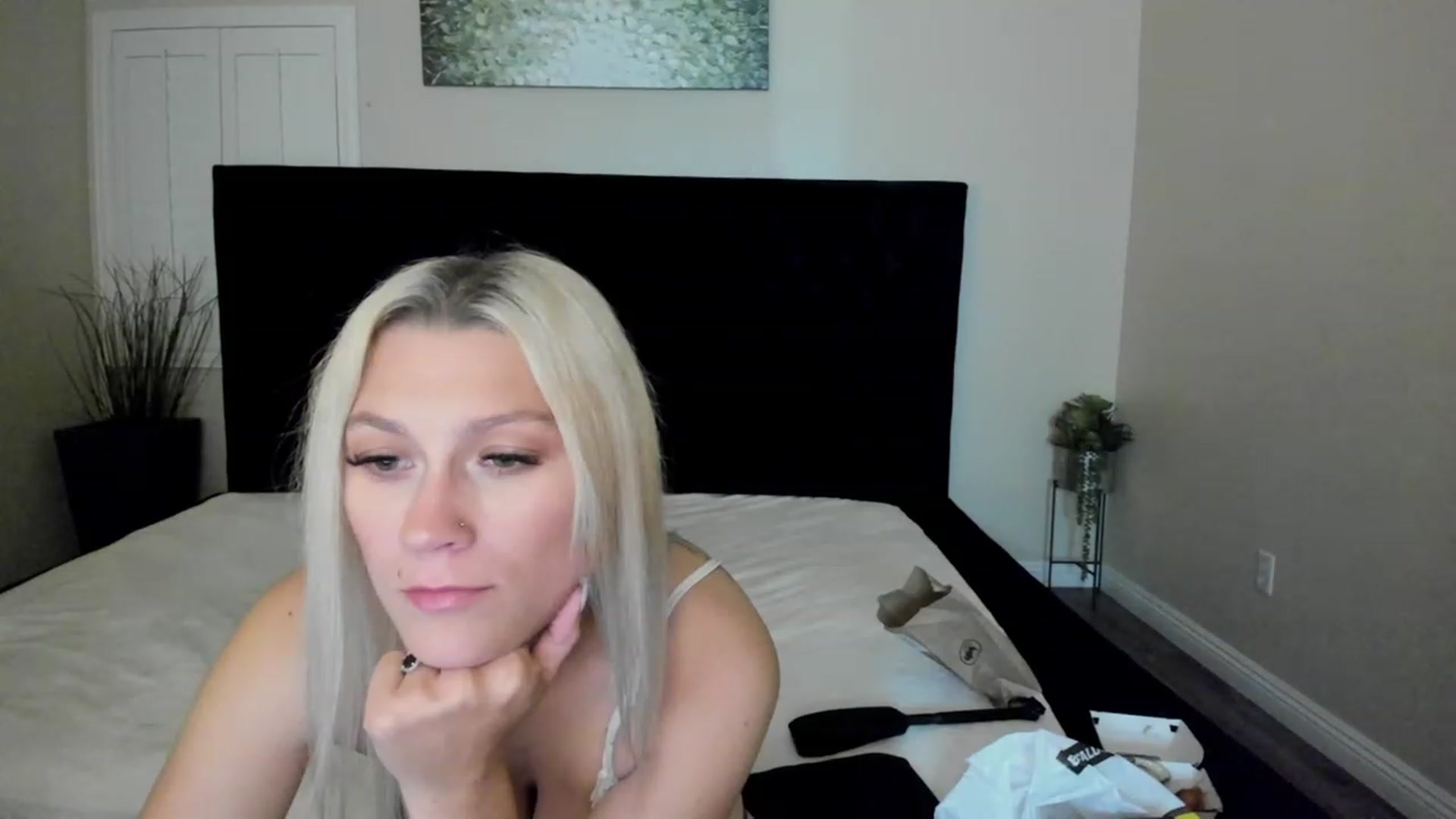 Gallery image thumbnail from LexiiJae's myfreecams stream on, 11/10/2023, 07:16 image 10 of 20