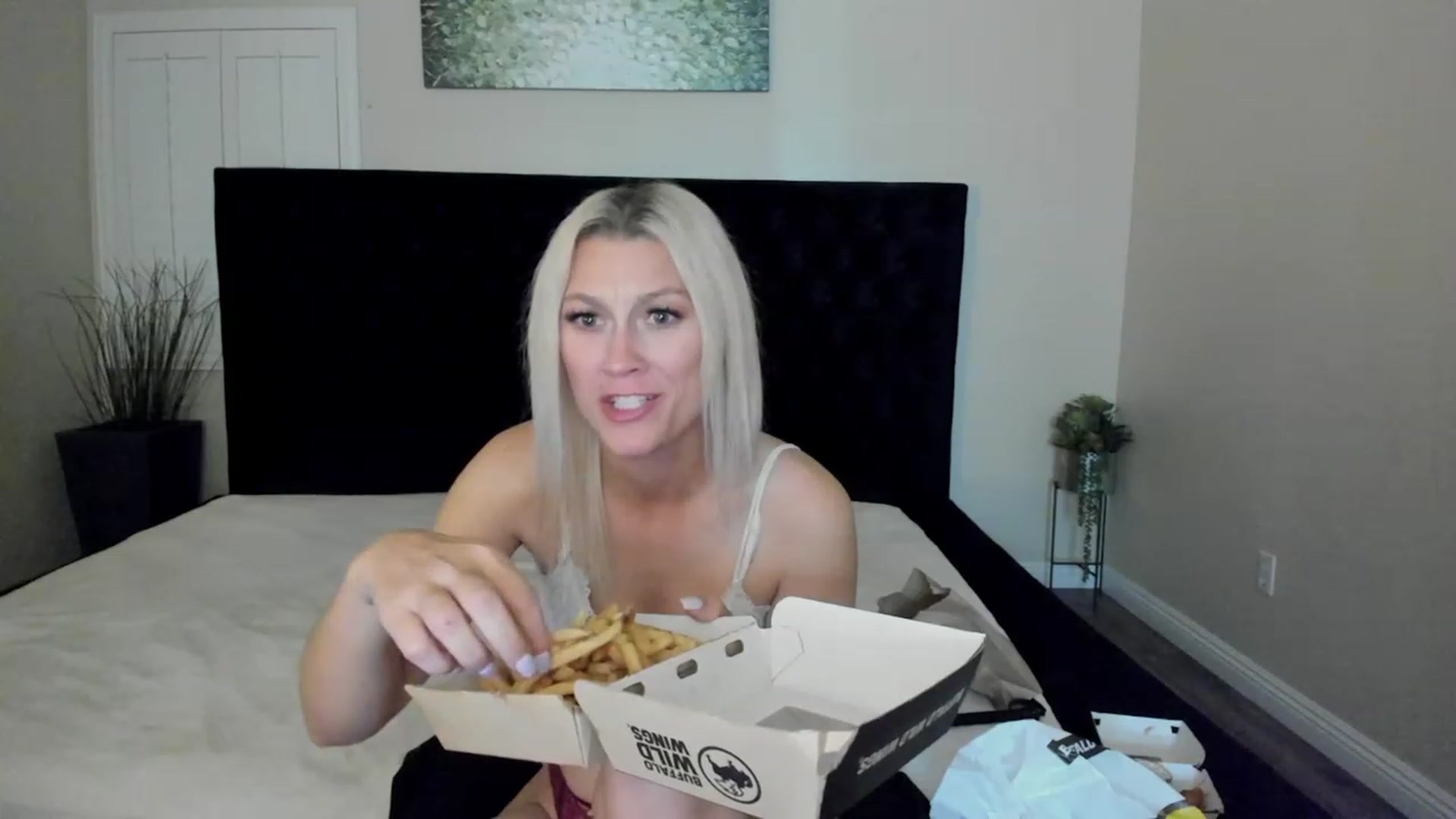 Gallery image thumbnail from LexiiJae's myfreecams stream on, 11/10/2023, 07:16 image 7 of 20
