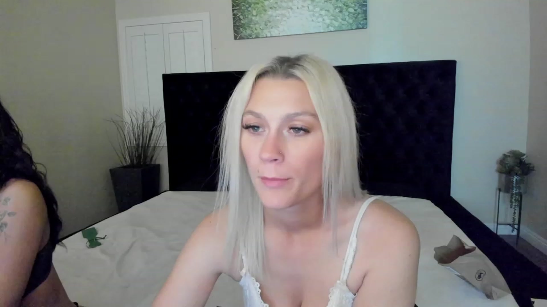 Gallery image thumbnail from LexiiJae's myfreecams stream on, 11/10/2023, 07:42 image 15 of 20