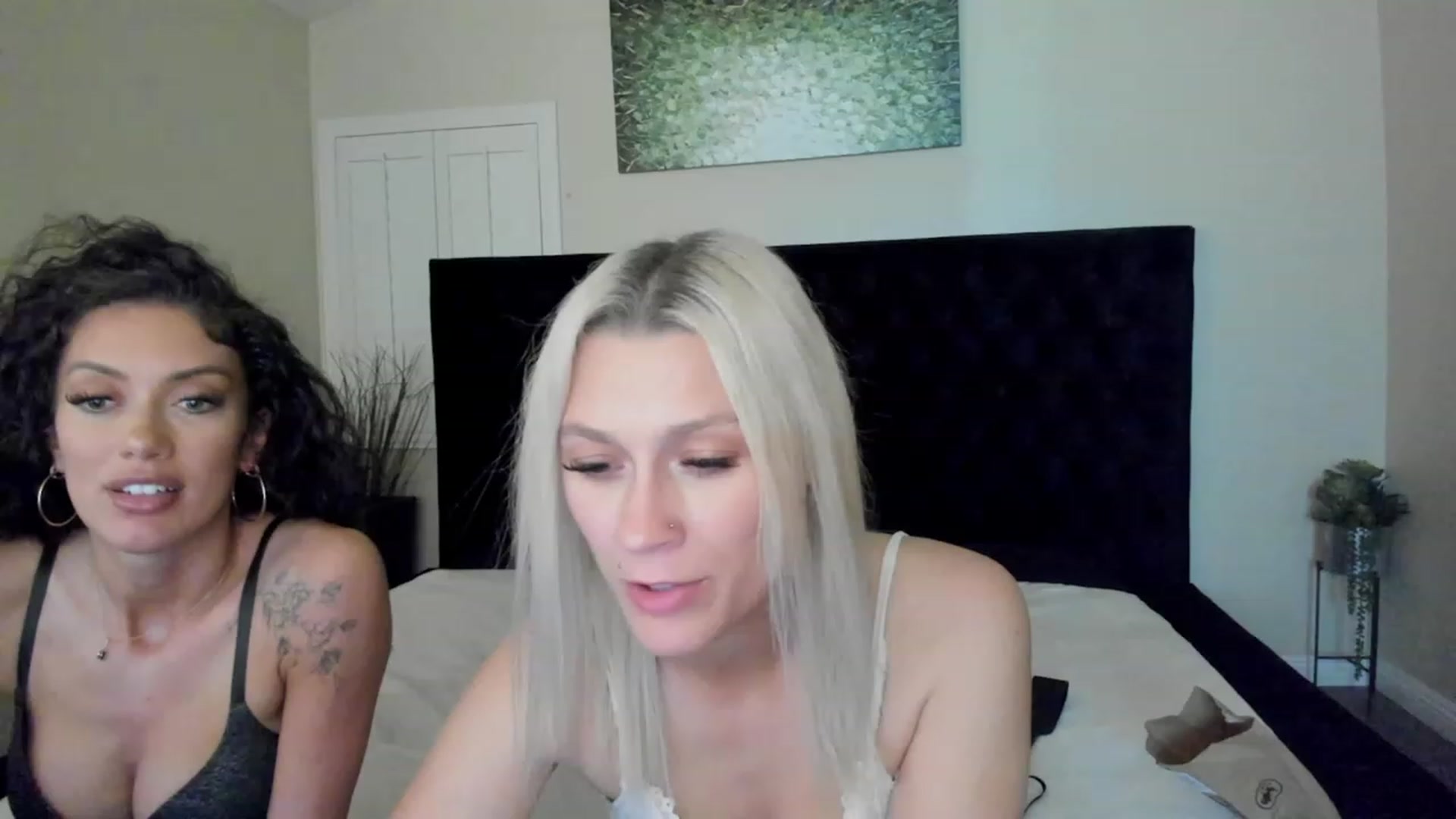 Gallery image thumbnail from LexiiJae's myfreecams stream on, 11/10/2023, 07:42 image 3 of 20