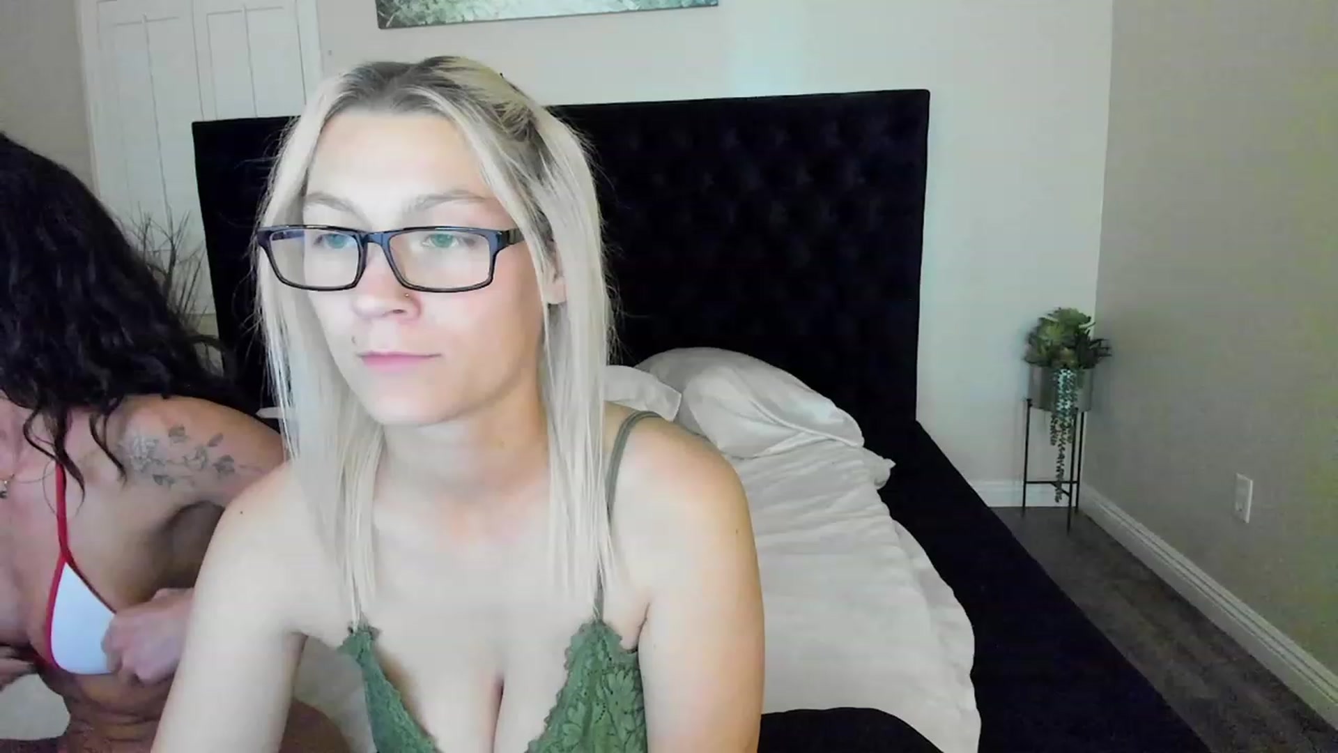 Gallery image thumbnail from LexiiJae's myfreecams stream on, 11/22/2023, 10:52 image 8 of 20