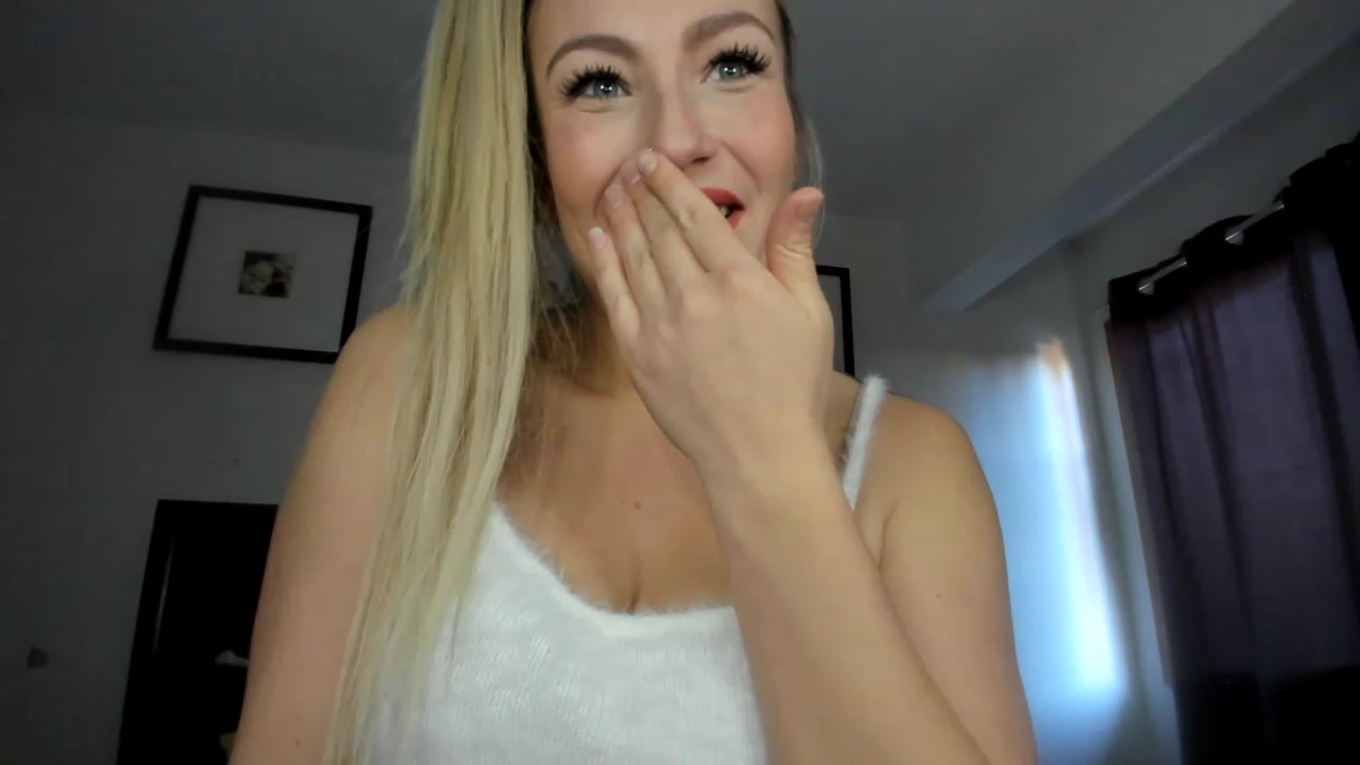 Gallery image thumbnail from Lexii_Mae's myfreecams stream on, 12/12/2022, 19:55 image 7 of 20