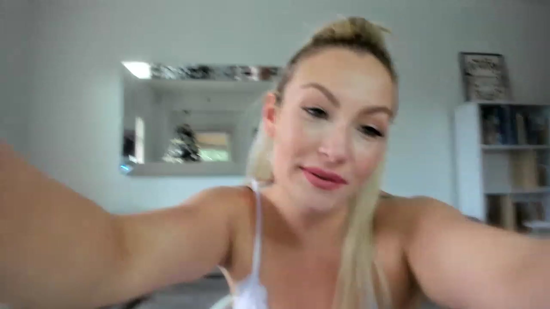 Gallery image thumbnail from Lexii_Mae's myfreecams stream on, 01/17/2023, 19:28 image 14 of 20