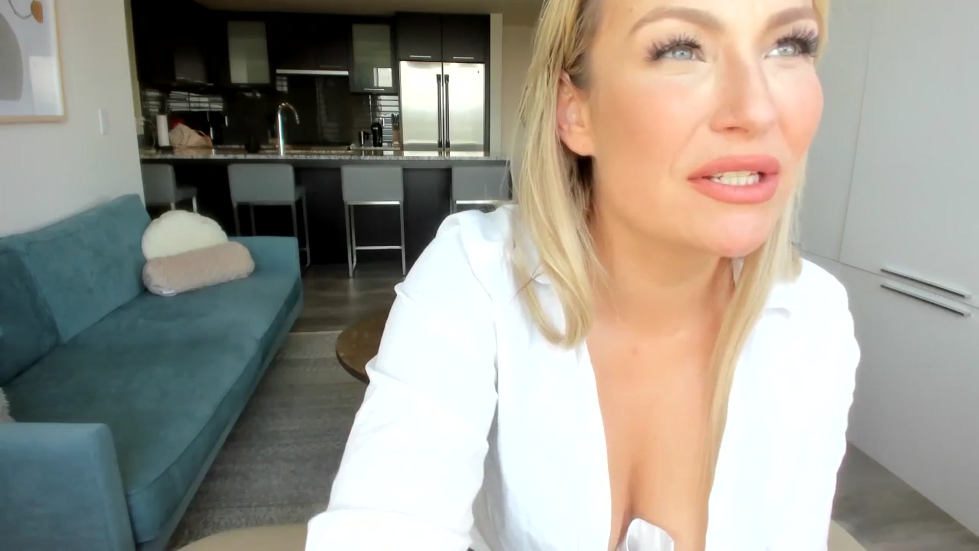 Gallery image thumbnail from Lexii_Mae's myfreecams stream on, 05/16/2024, 22:22 image 12 of 20