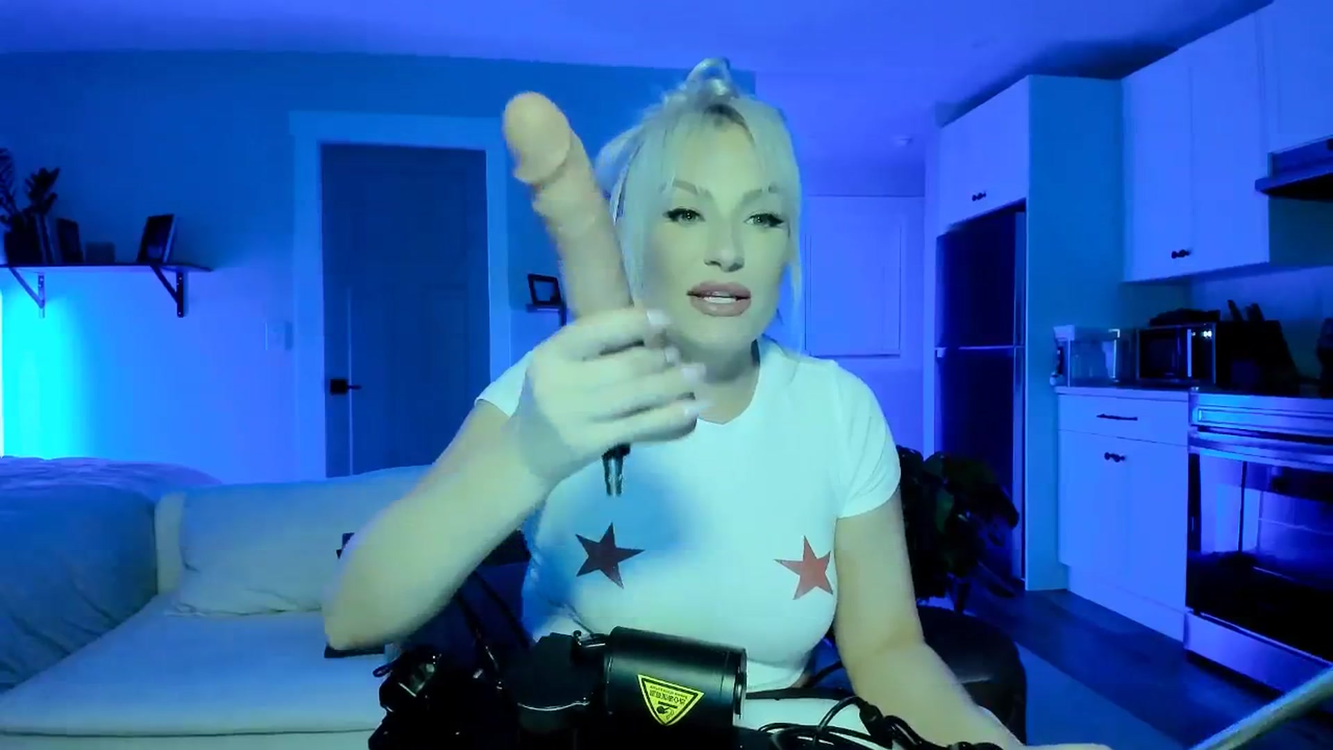 Gallery image thumbnail from Lexii_Mae's myfreecams stream on, 12/03/2025, 05:47 image 8 of 20