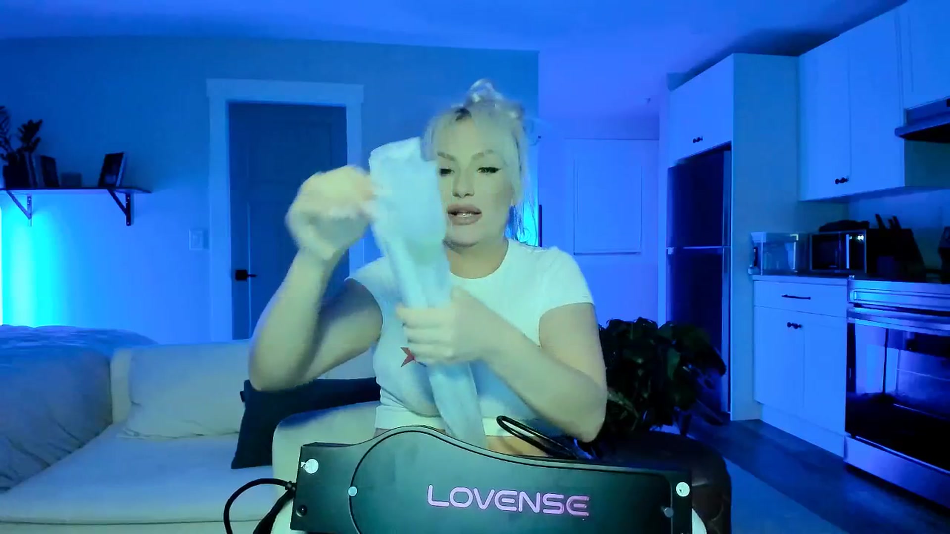 Gallery image thumbnail from Lexii_Mae's myfreecams stream on, 12/03/2025, 05:47 image 10 of 20